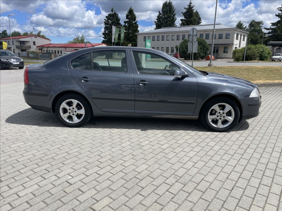 Škoda Octavia, 1,9 TDi 77kw Elegance Klima Ků - fotka 5