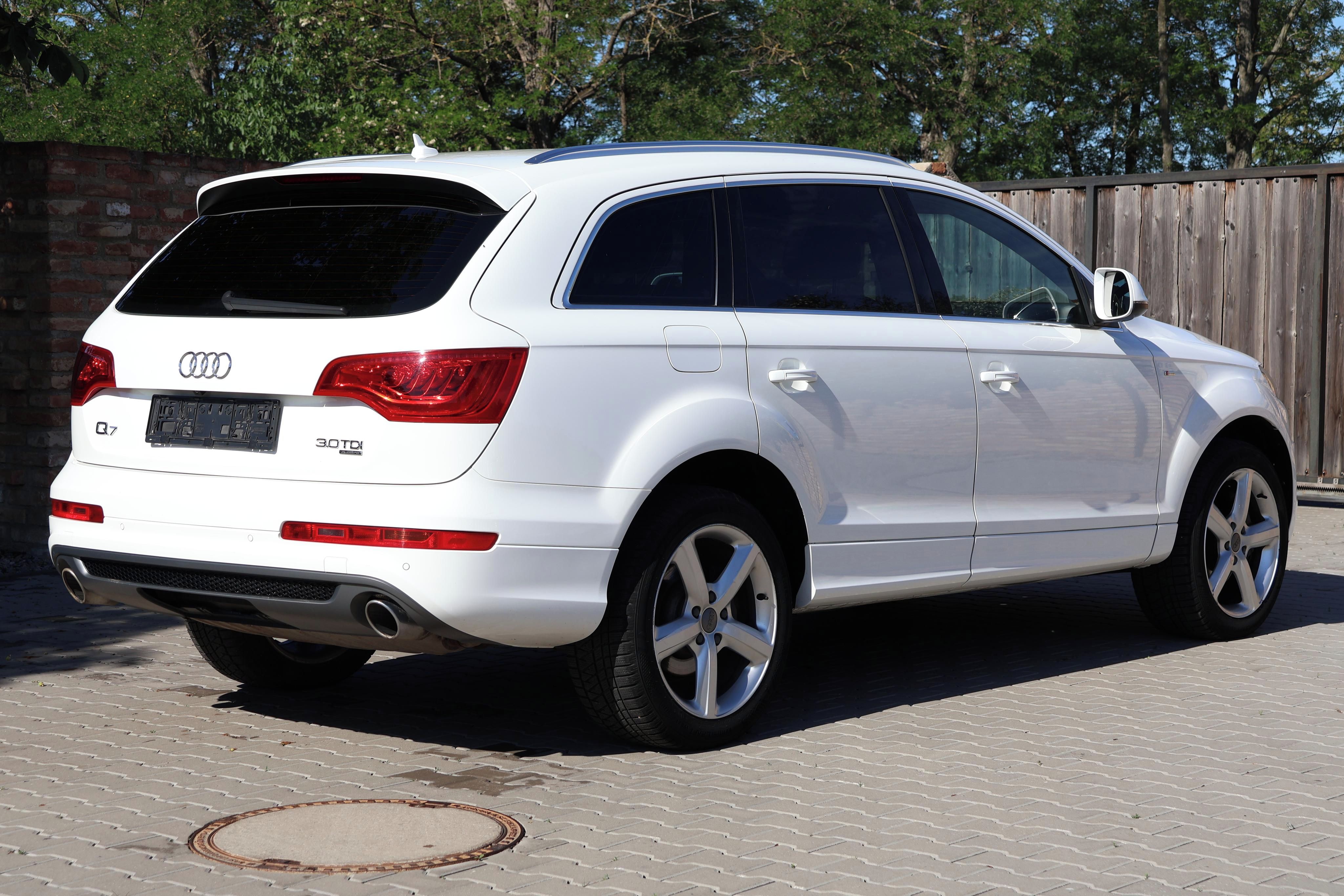 Audi Q7, 3.0TDI 176kW FACELIFT 2xSLINE - fotka 4