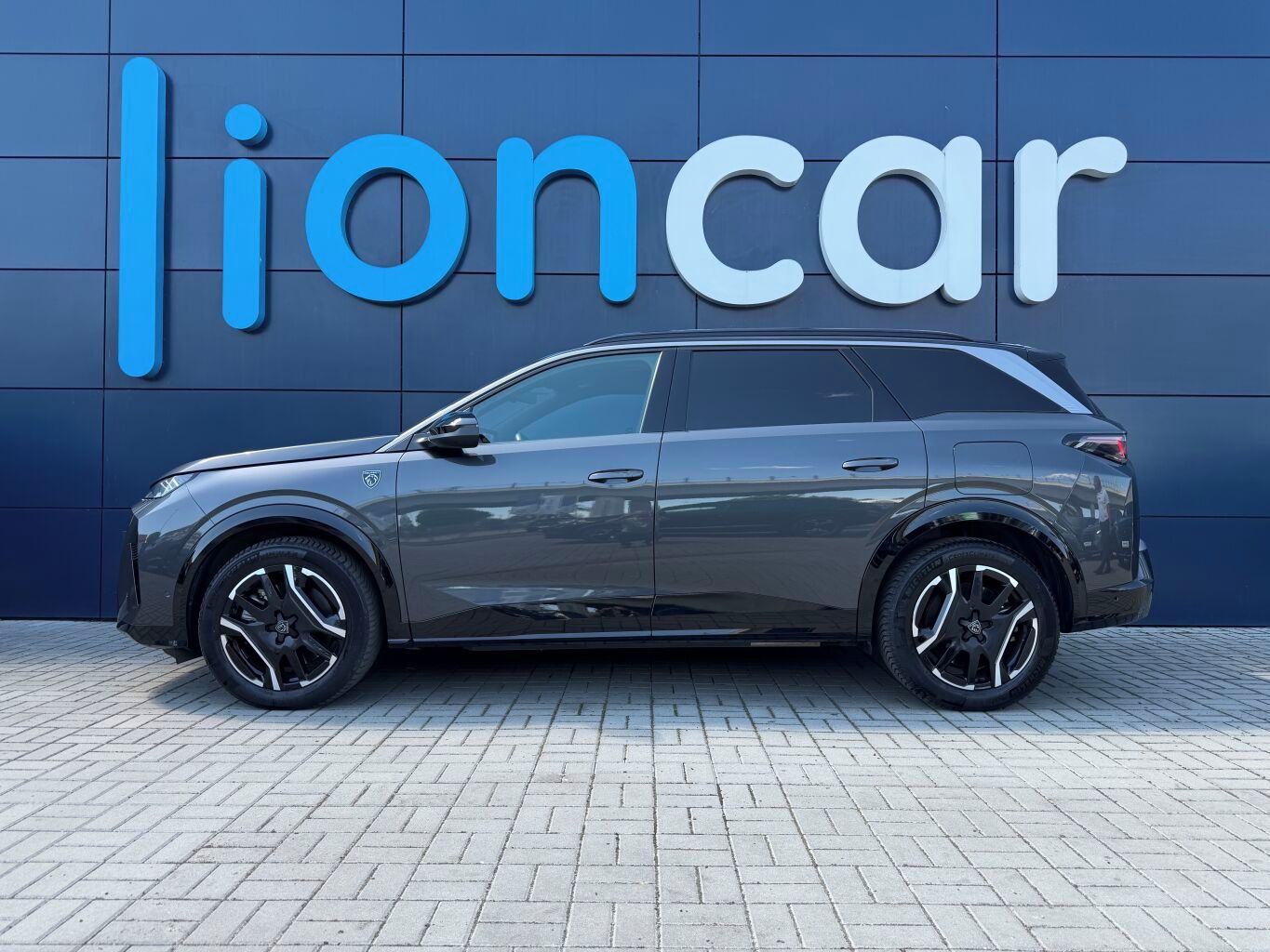 Peugeot 5008, E-GT, 213 koní, ČR, Baterie 73 - fotka 4