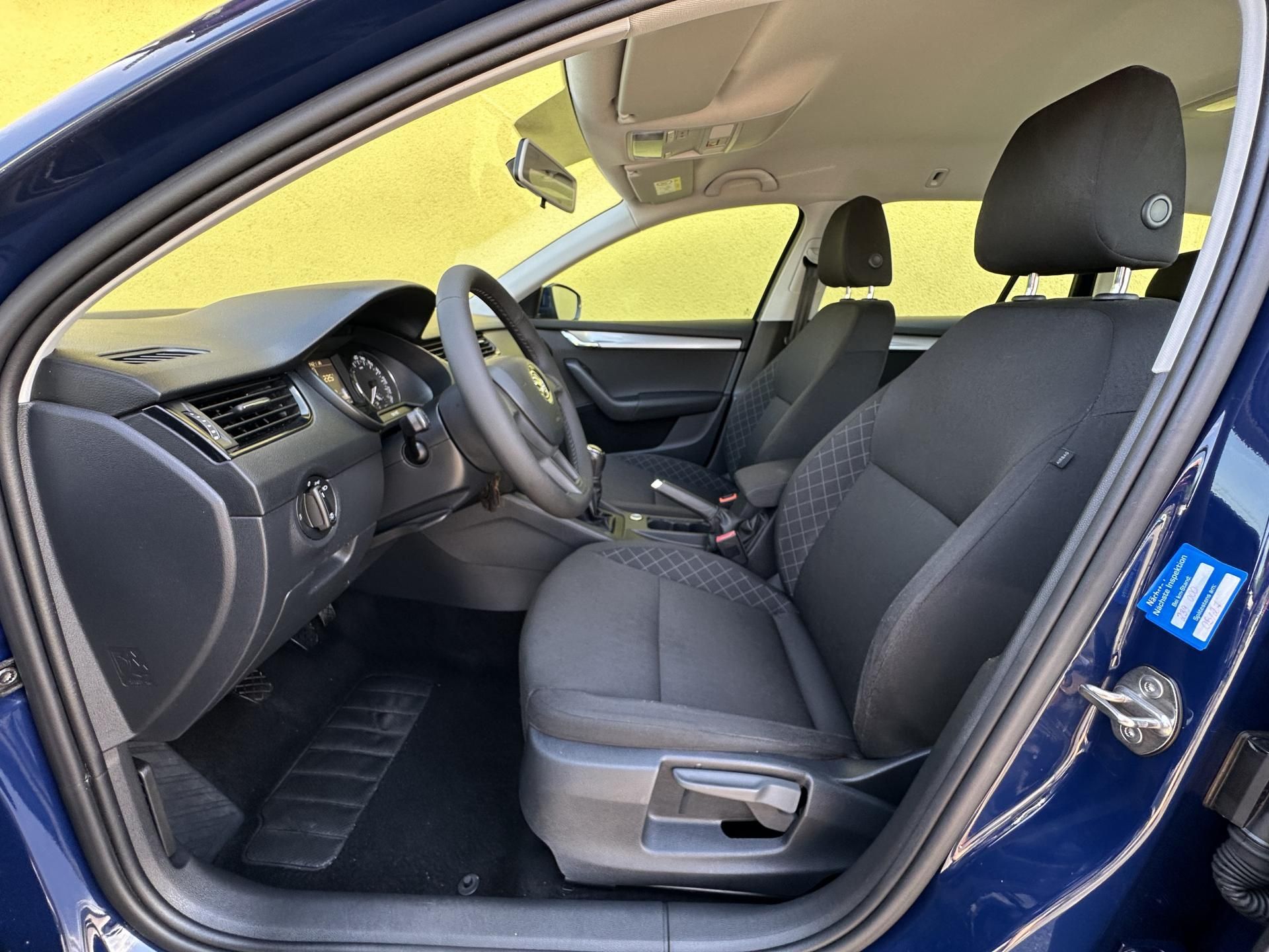 Škoda Octavia, KOMBI 1.6TDI/85kW * 1.Maj * TZ - fotka 6