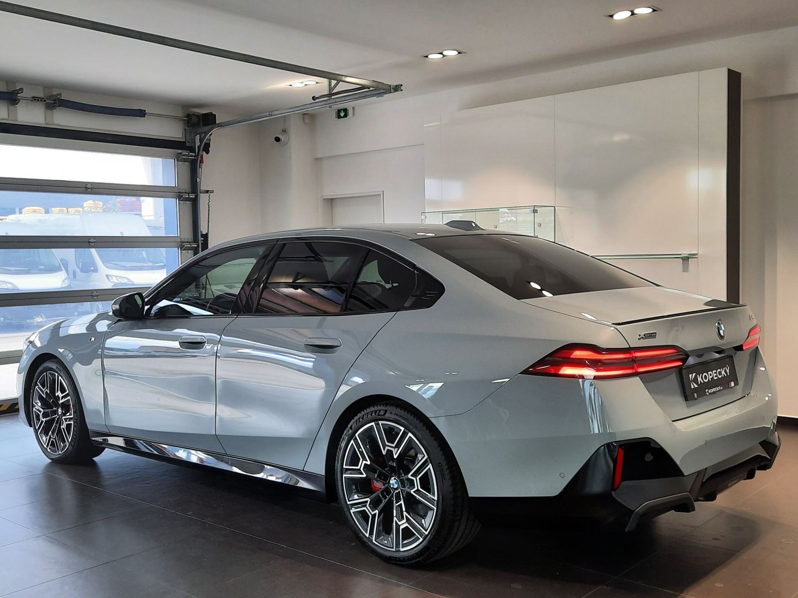 BMW Řada 5, 540d xDrive Sedan M Sport - fotka 4