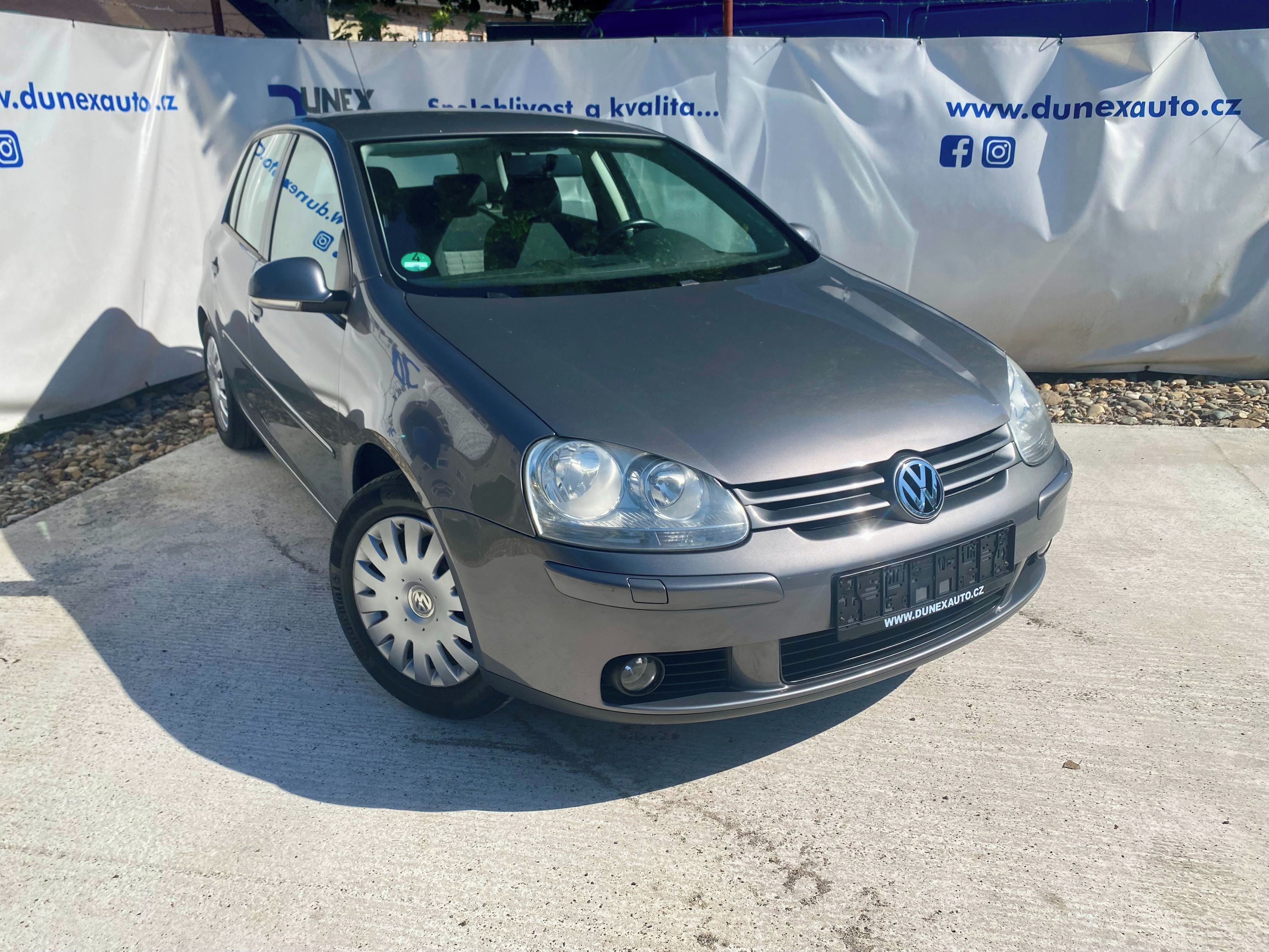 Volkswagen Golf, 1.6 , 75 kW, SENZORY, DVĚ SADY