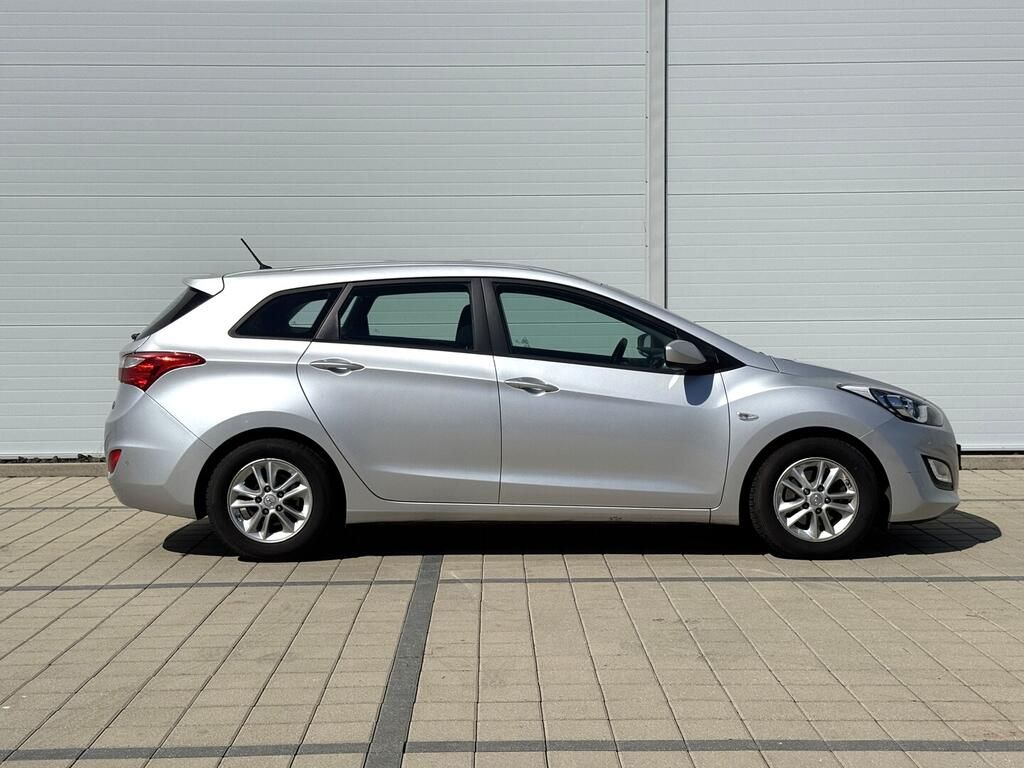 Hyundai i30, Trikolor 1.6 CRDi 81 kW - fotka 4