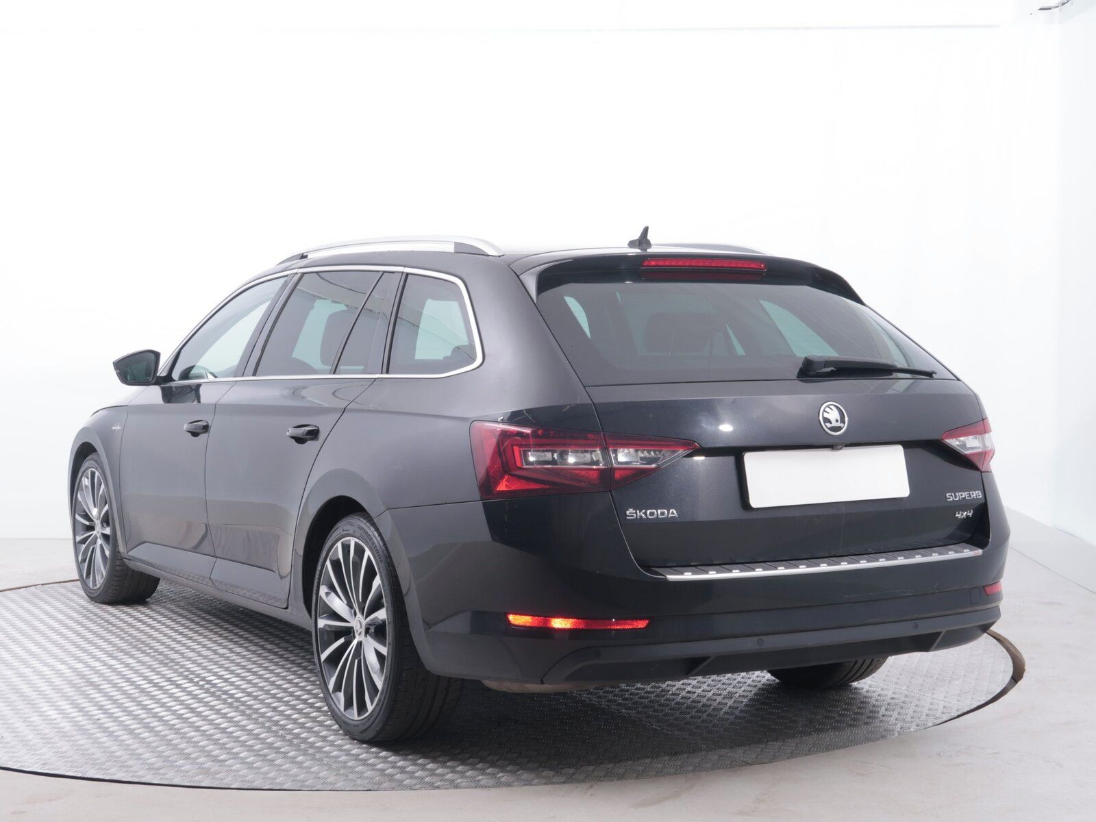 Škoda Superb, 2.0 TDI 4x4, Laurin&Klement - fotka 4