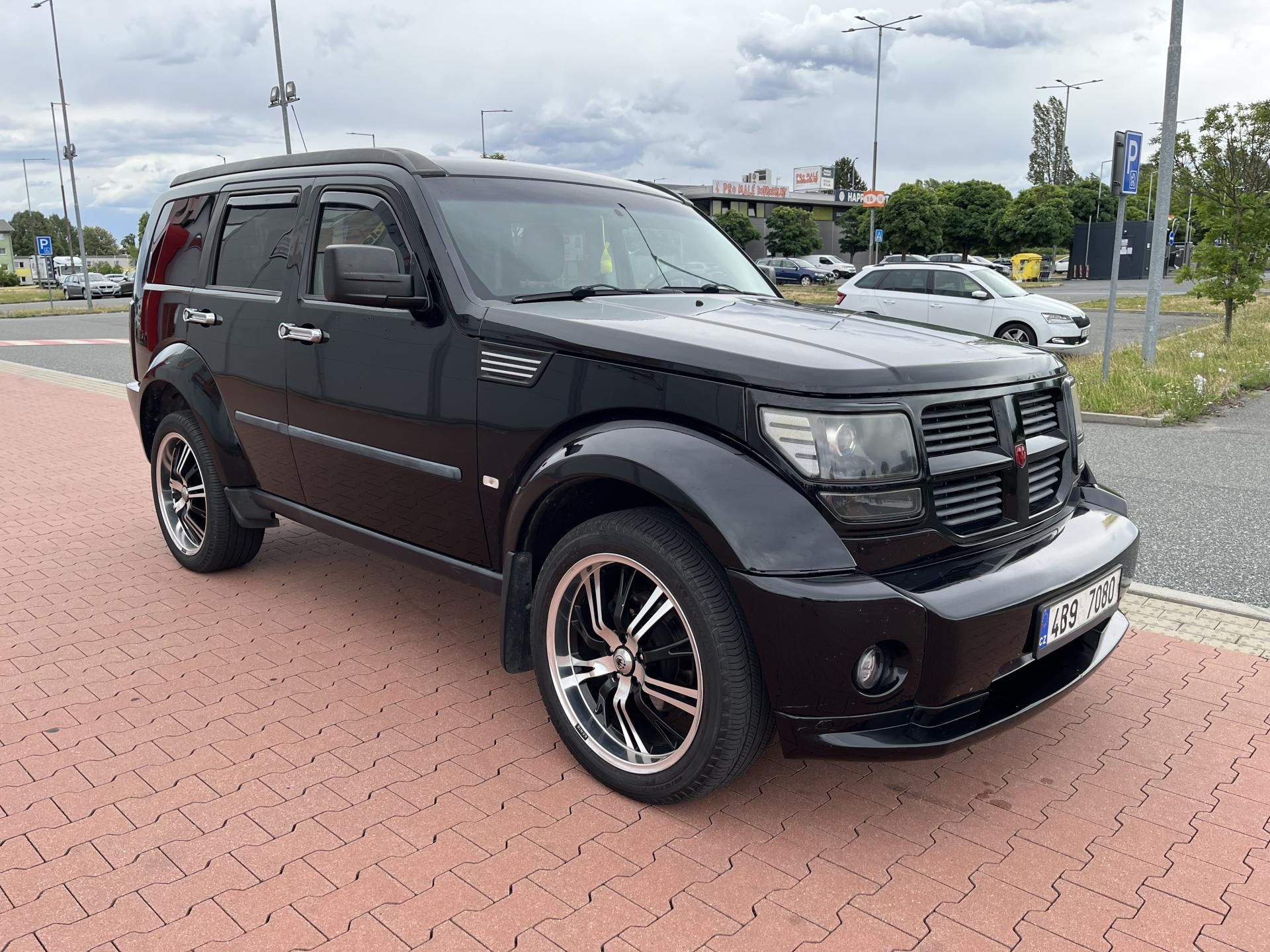 Dodge Nitro, 2.8 CRD 4x4 Automat - fotka 4