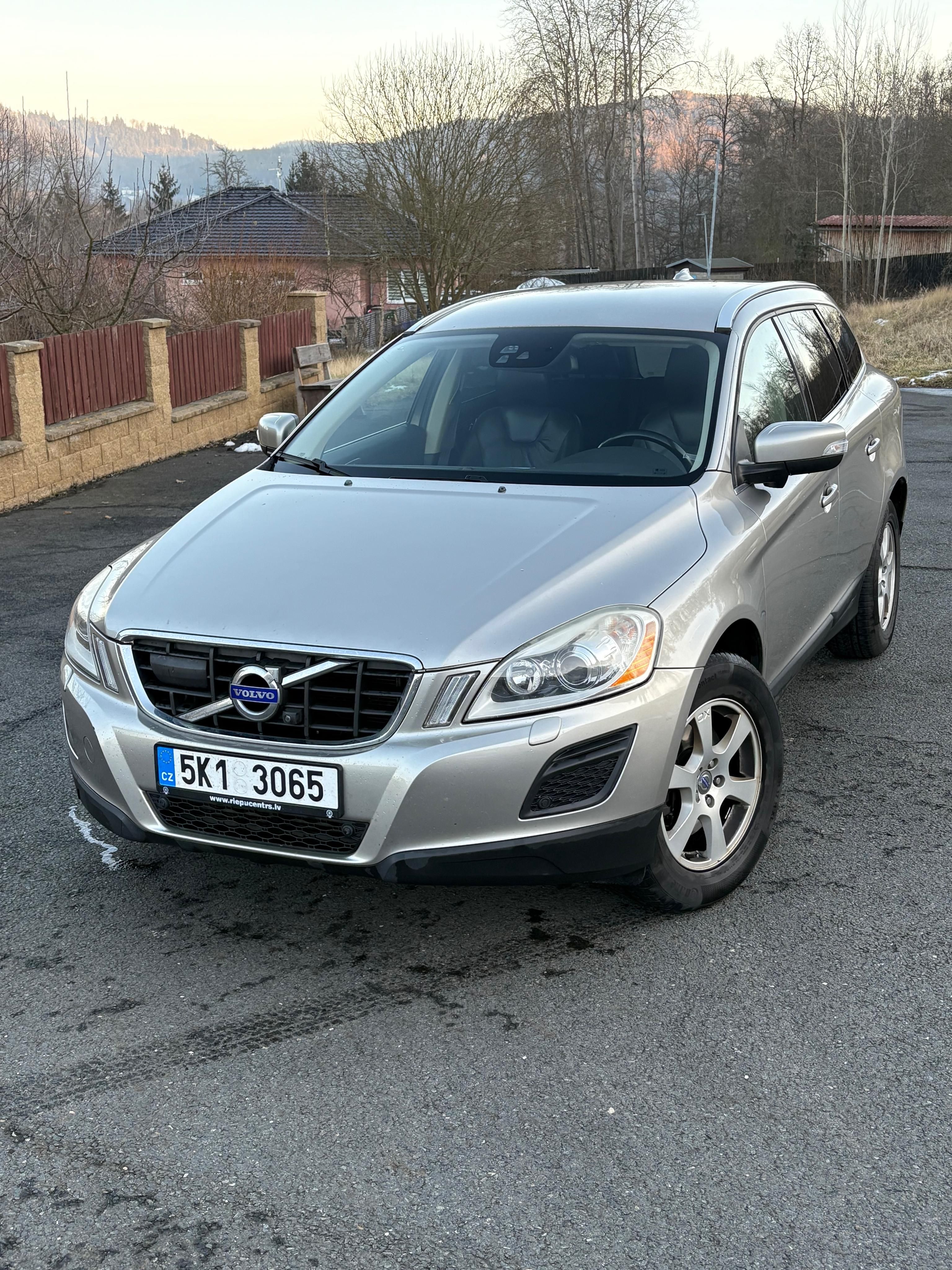 Volvo XC60, D5,158Kw,AWD,188000,MAX VÝBAVA
