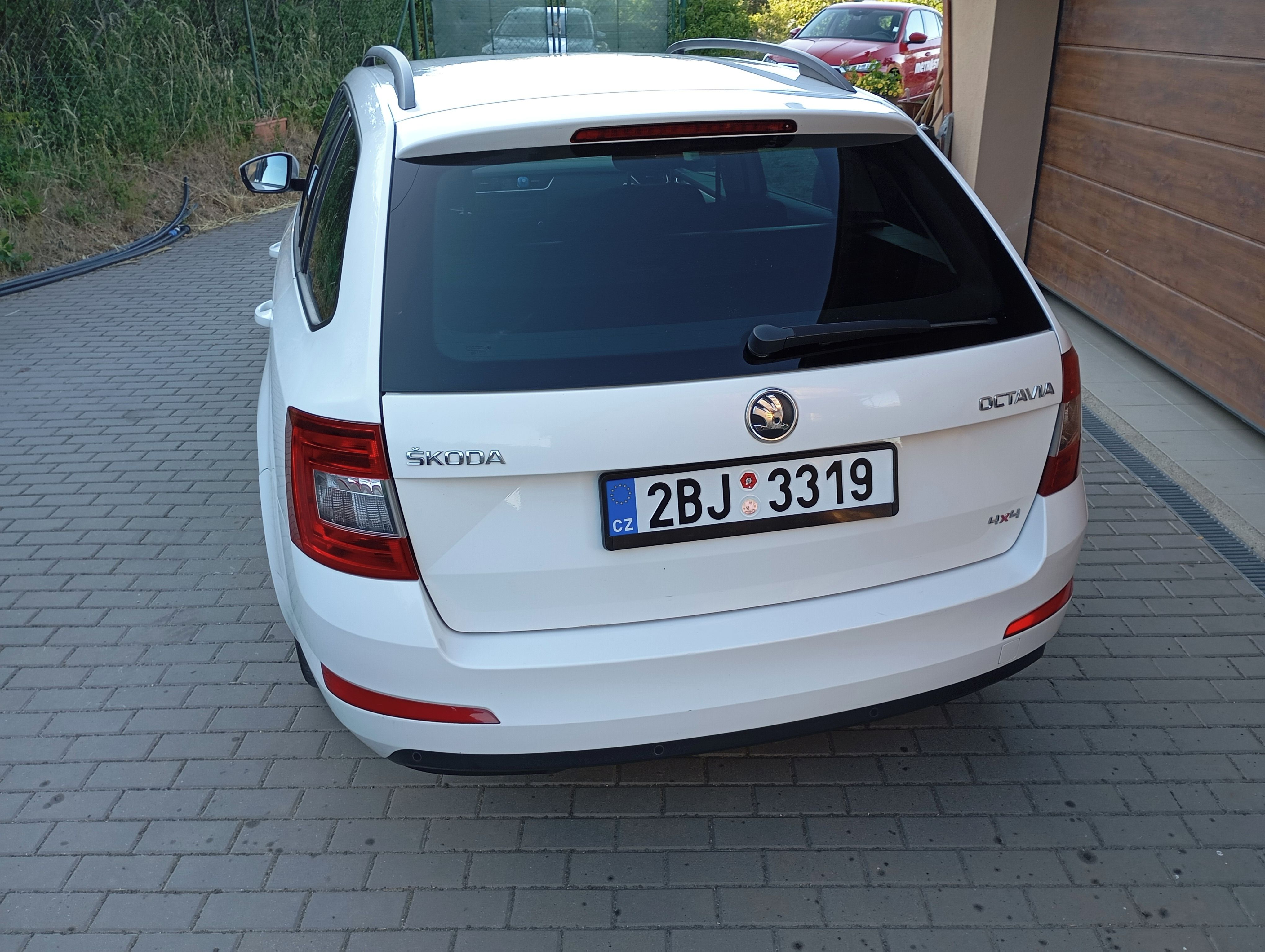Škoda Octavia, 3, 1.6 TDI 4x4  TOP STAV - fotka 4
