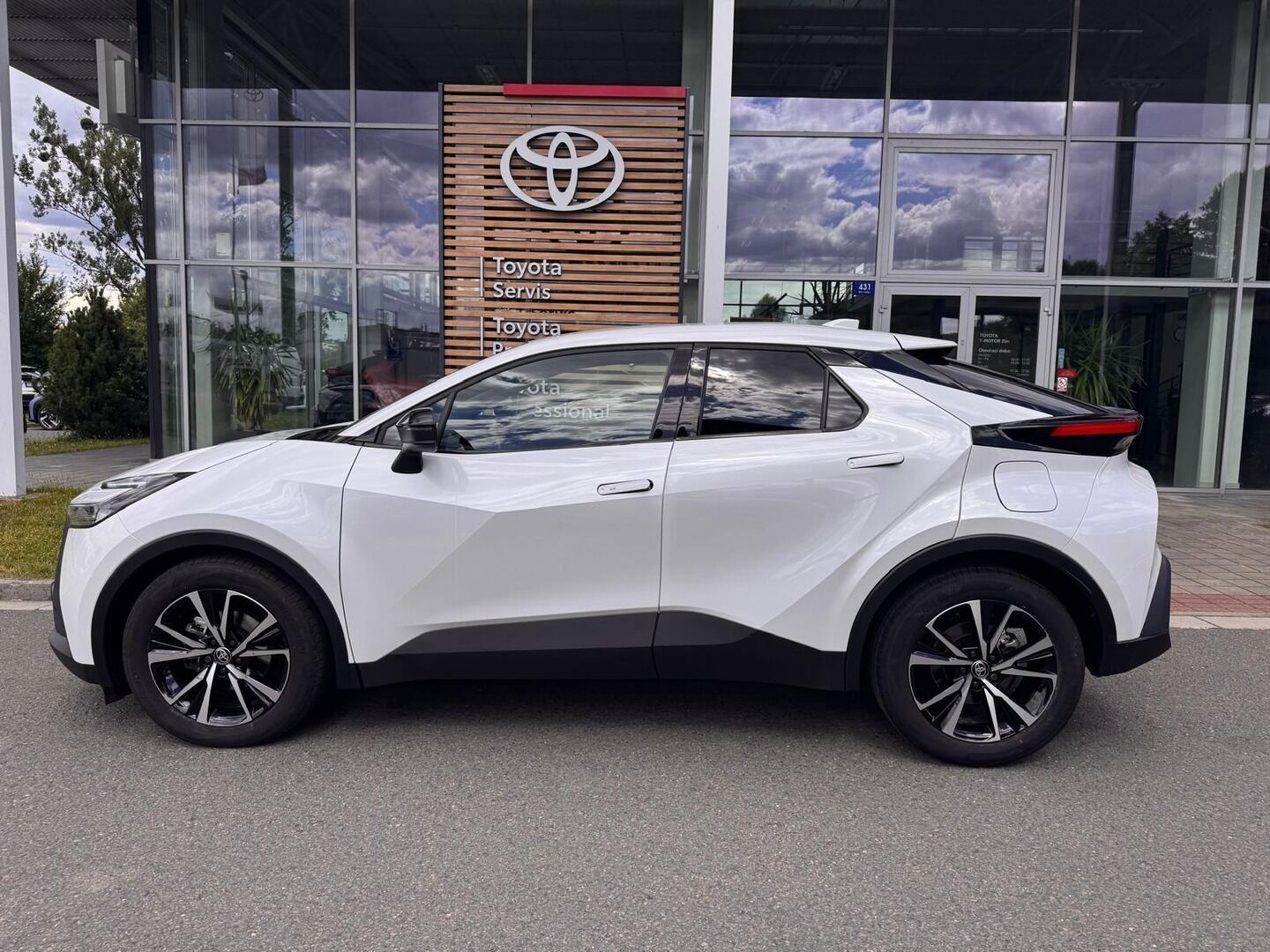 Toyota C-HR, 1.8 Style - fotka 5