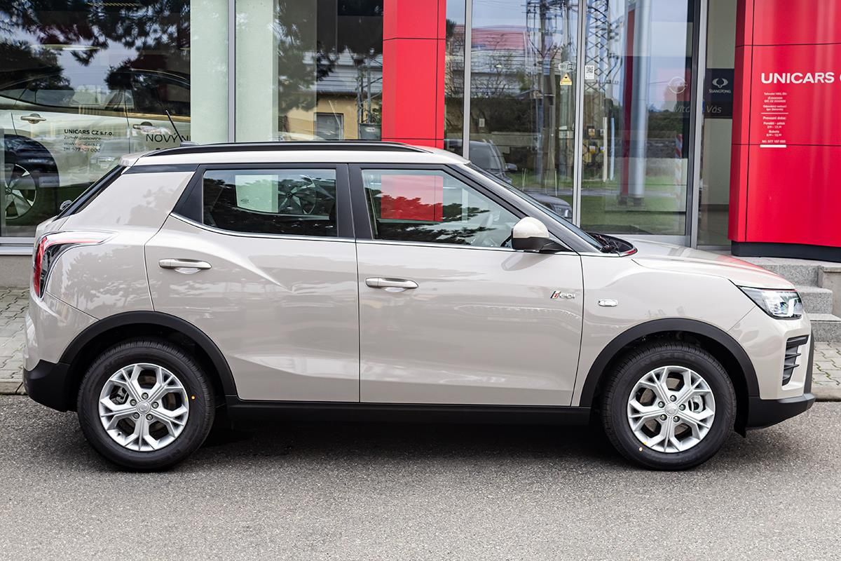 KGM Tivoli, 1,5 GDI AT 2WD STYLE AUT.KLIMA - fotka 4