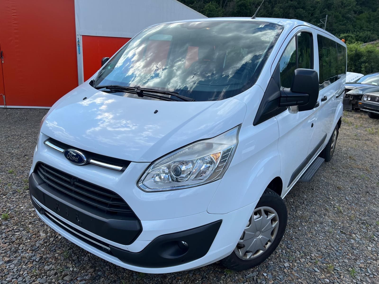 Ford Tourneo Custom, 2.0L Ecoblue - Servisováno - fotka 3