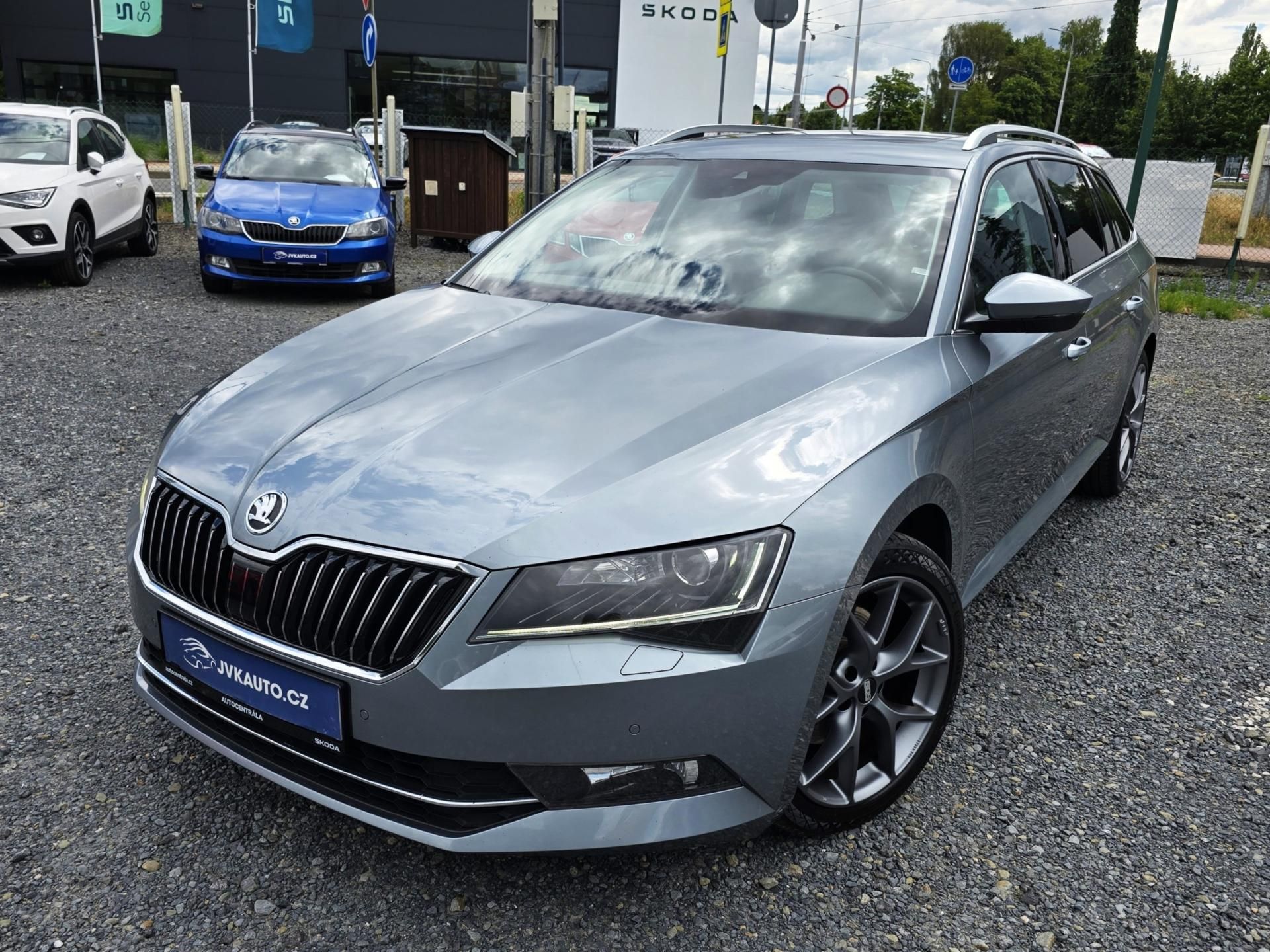 Škoda Superb, 140KW DSG WEBASTO PANORAMA - fotka 3
