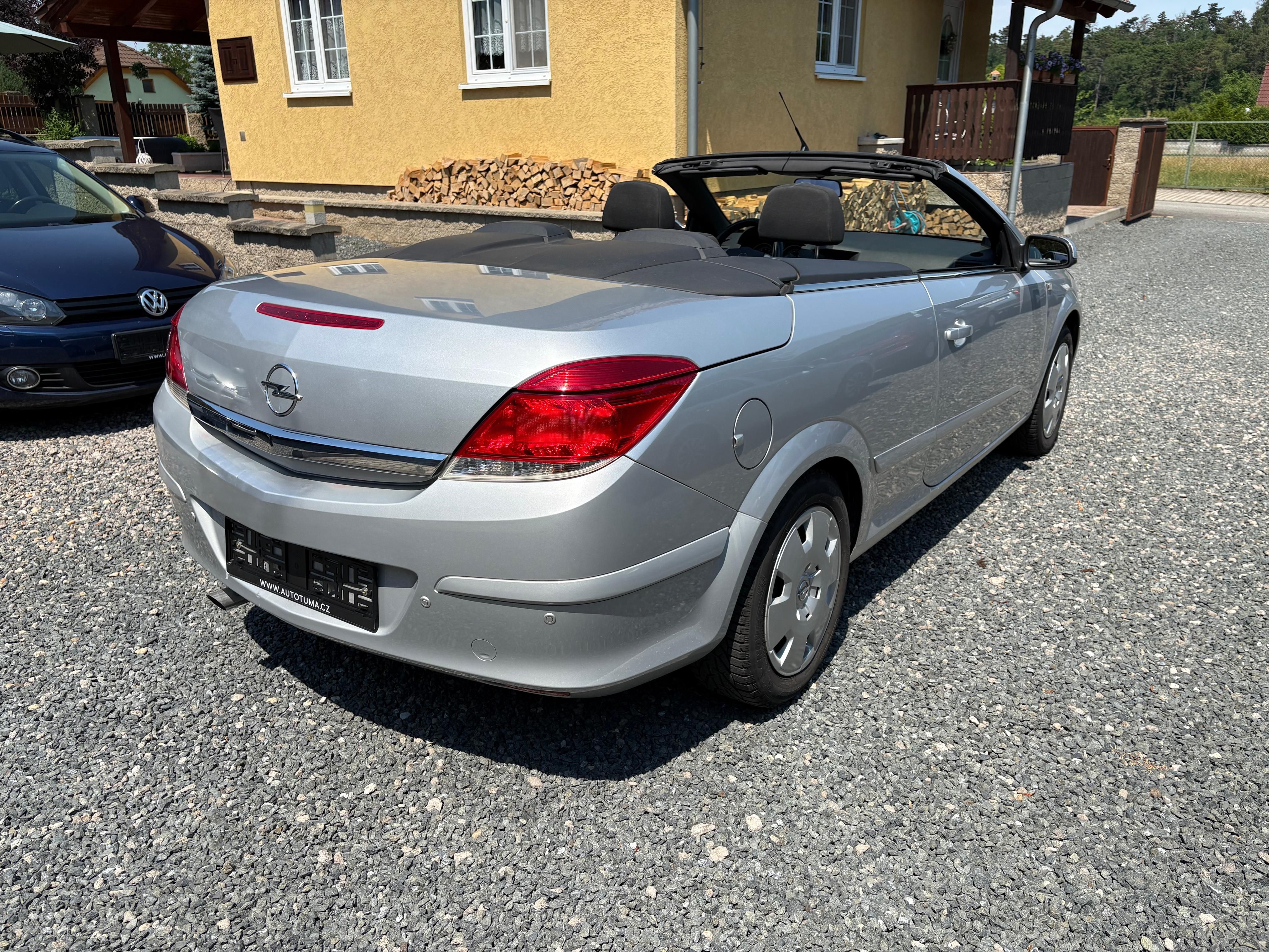 Opel Astra, 1.8 16V Twin Top - fotka 4