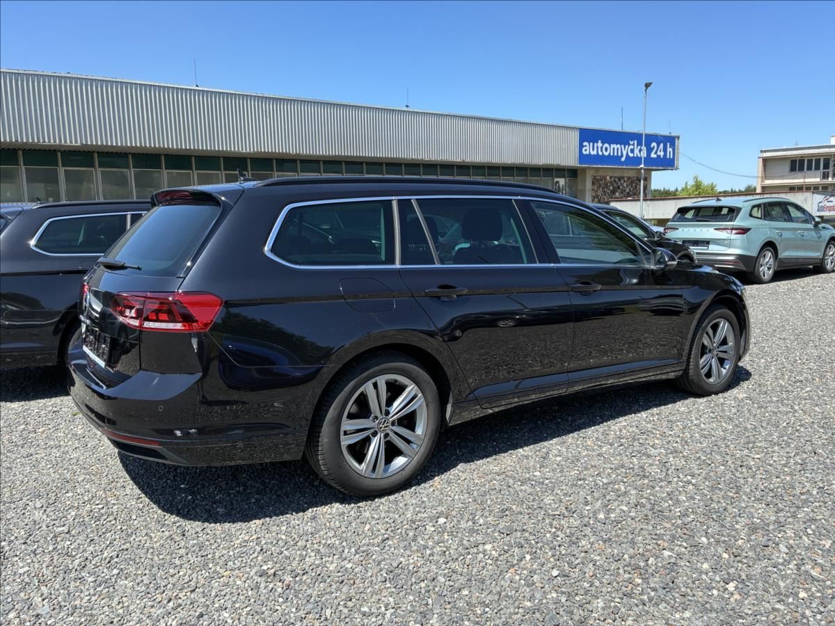 Volkswagen Passat, 2,0 KAMERA 360,KEYLESS,VIRTUAL - fotka 6