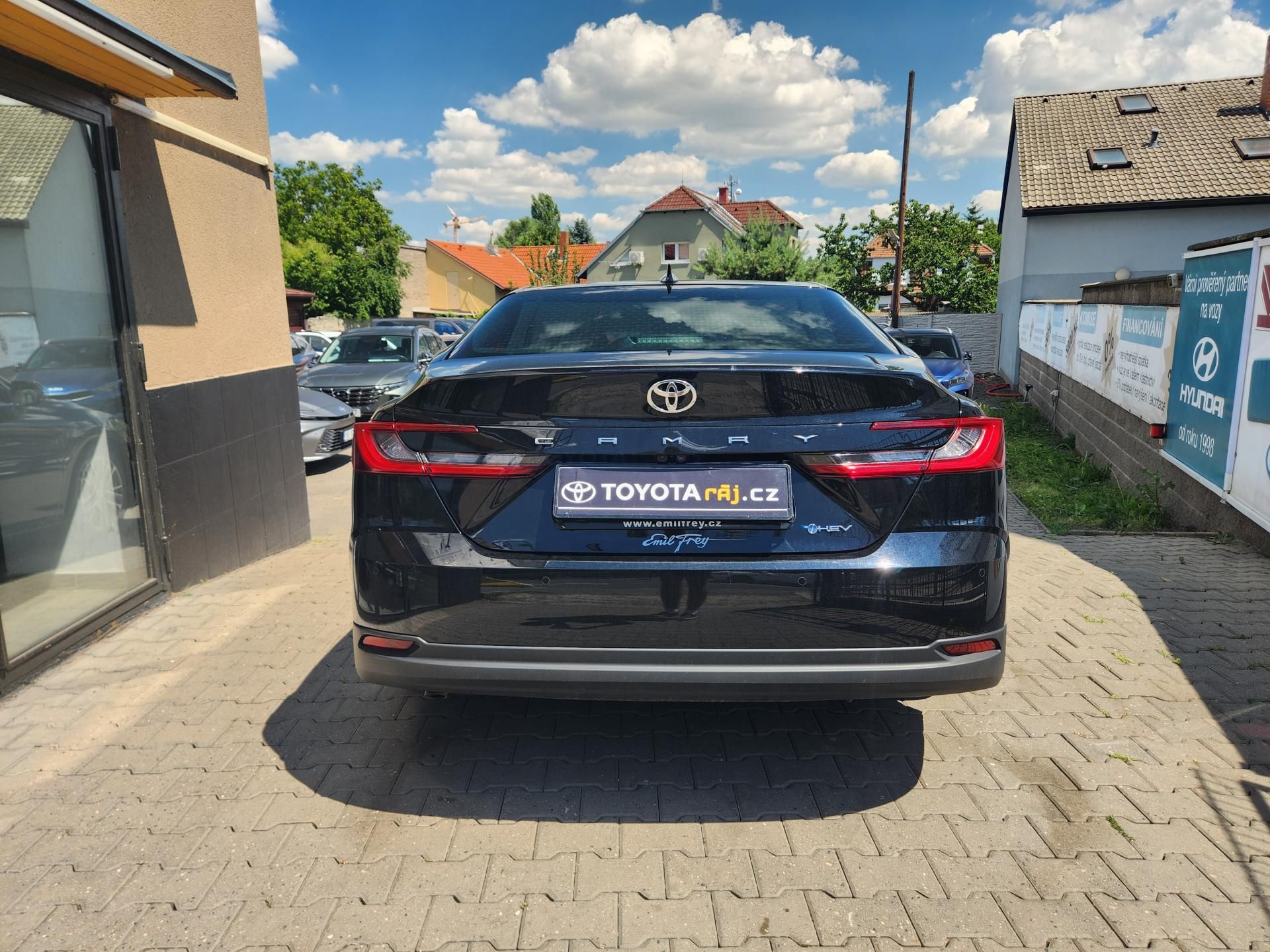 Toyota Camry, 2.5-1.MAJ.-HYBRID-MAX VÝBAVA - fotka 5