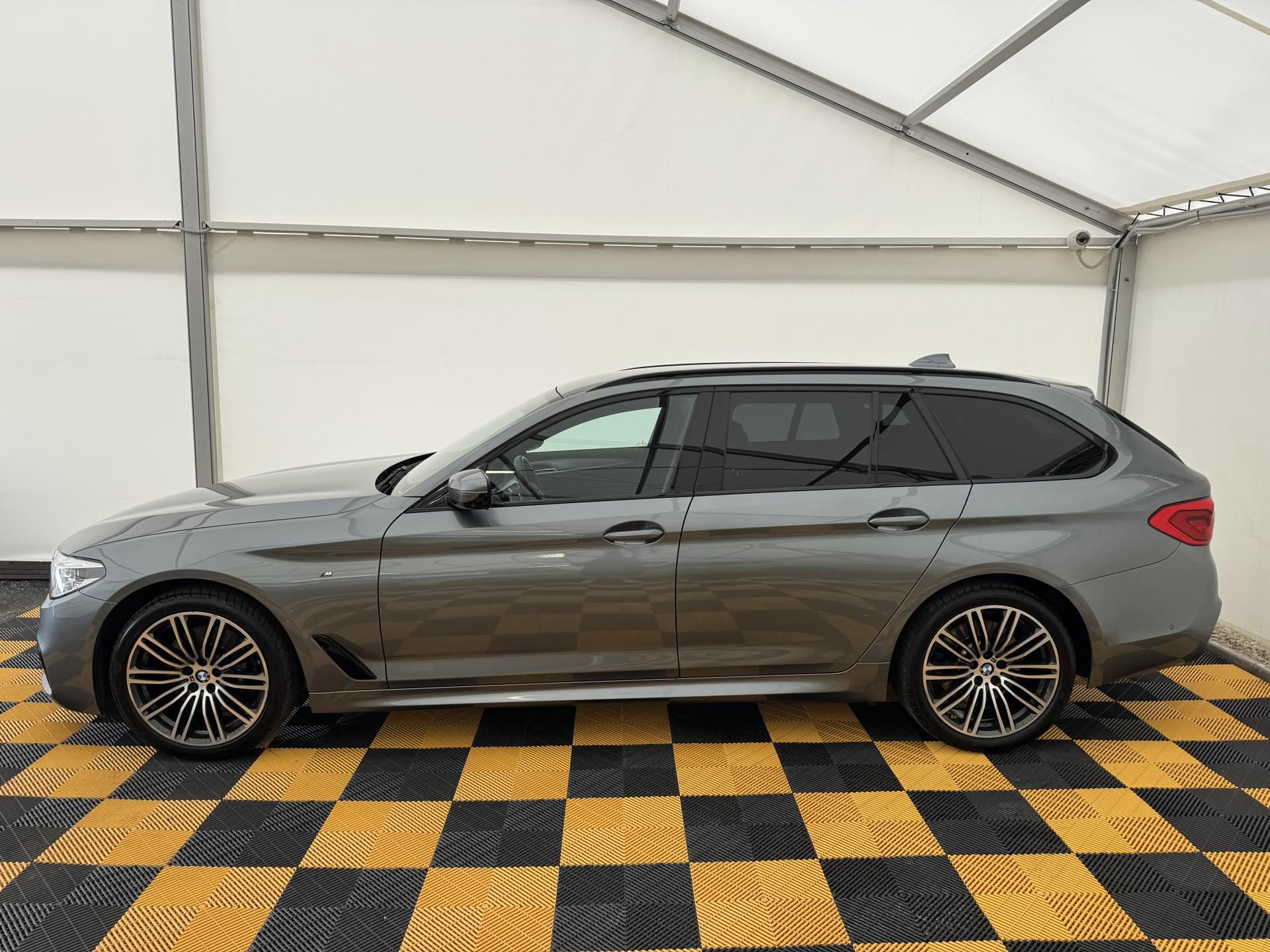 BMW Řada 5, 530d*195kw*4x4*CZ*M-Paket*DPH* - fotka 4