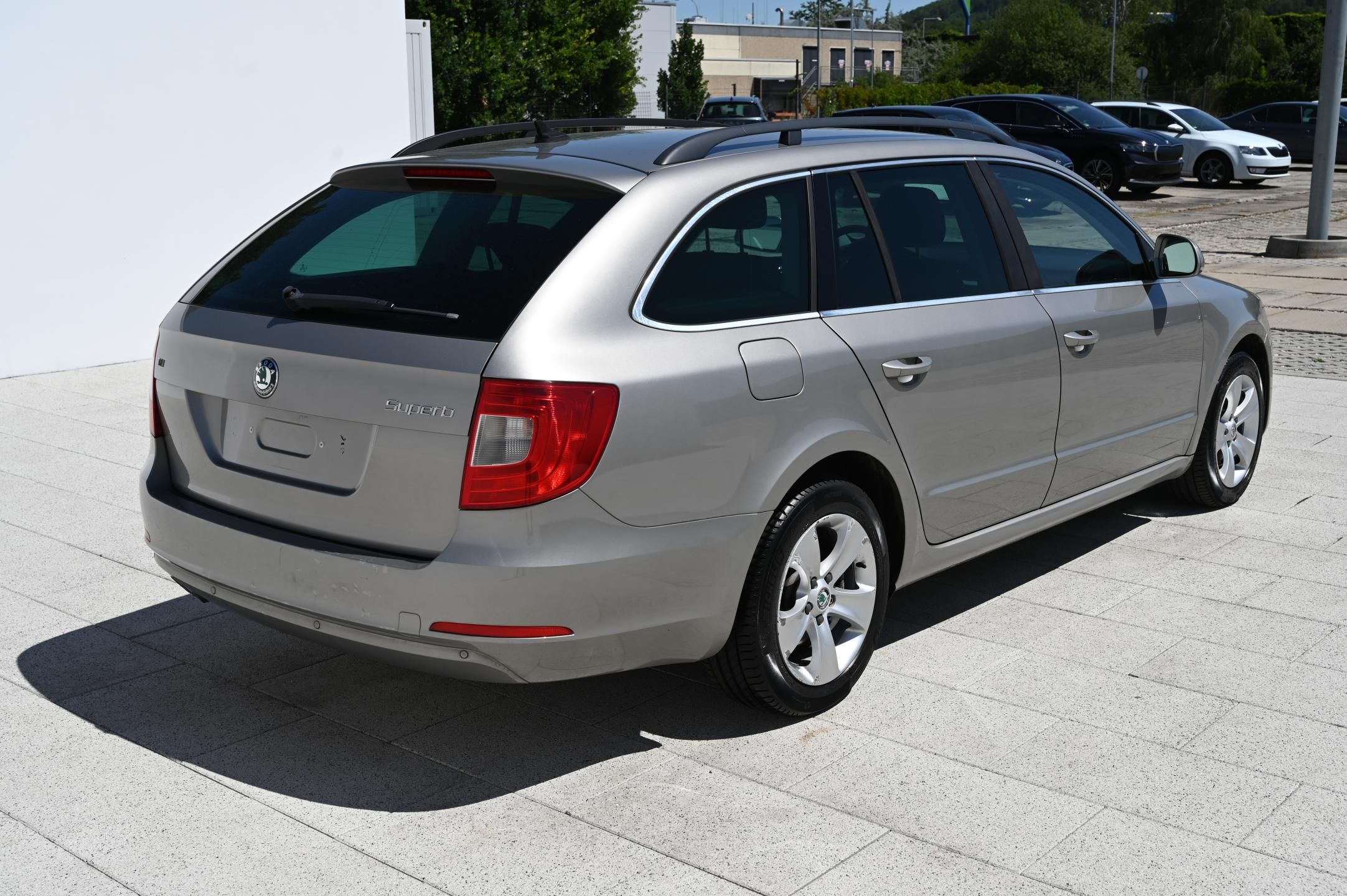 Škoda Superb, 2.0TDI 103KW Ambition 9/2012 - fotka 5