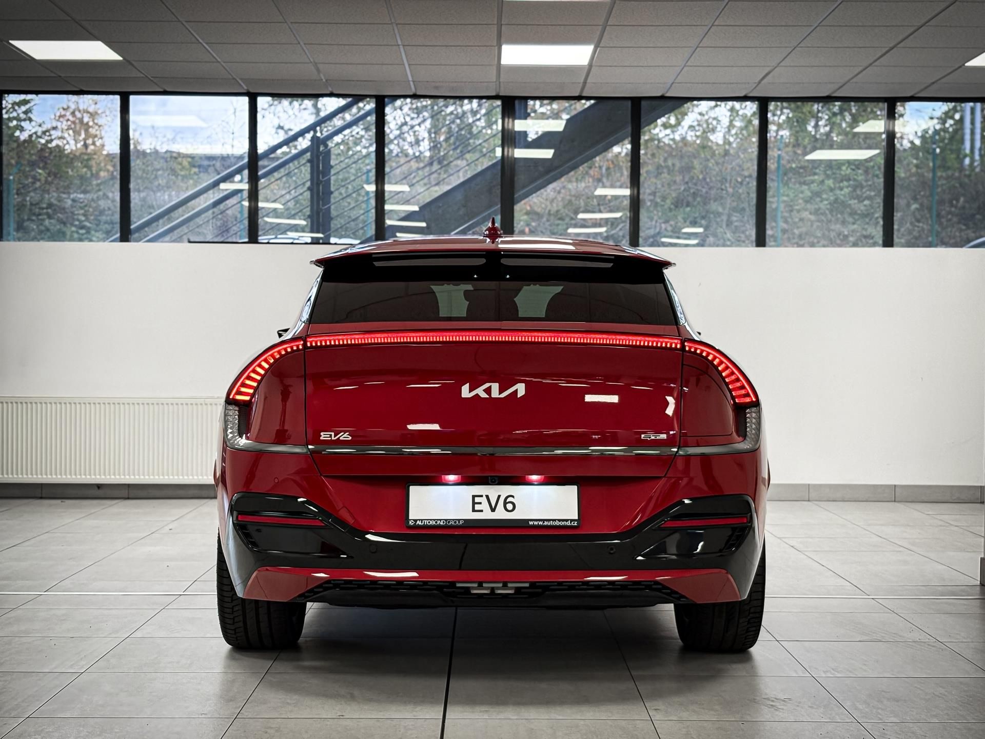 Kia EV6, 4x4 GT-LINE+TECH+HEAT - fotka 3