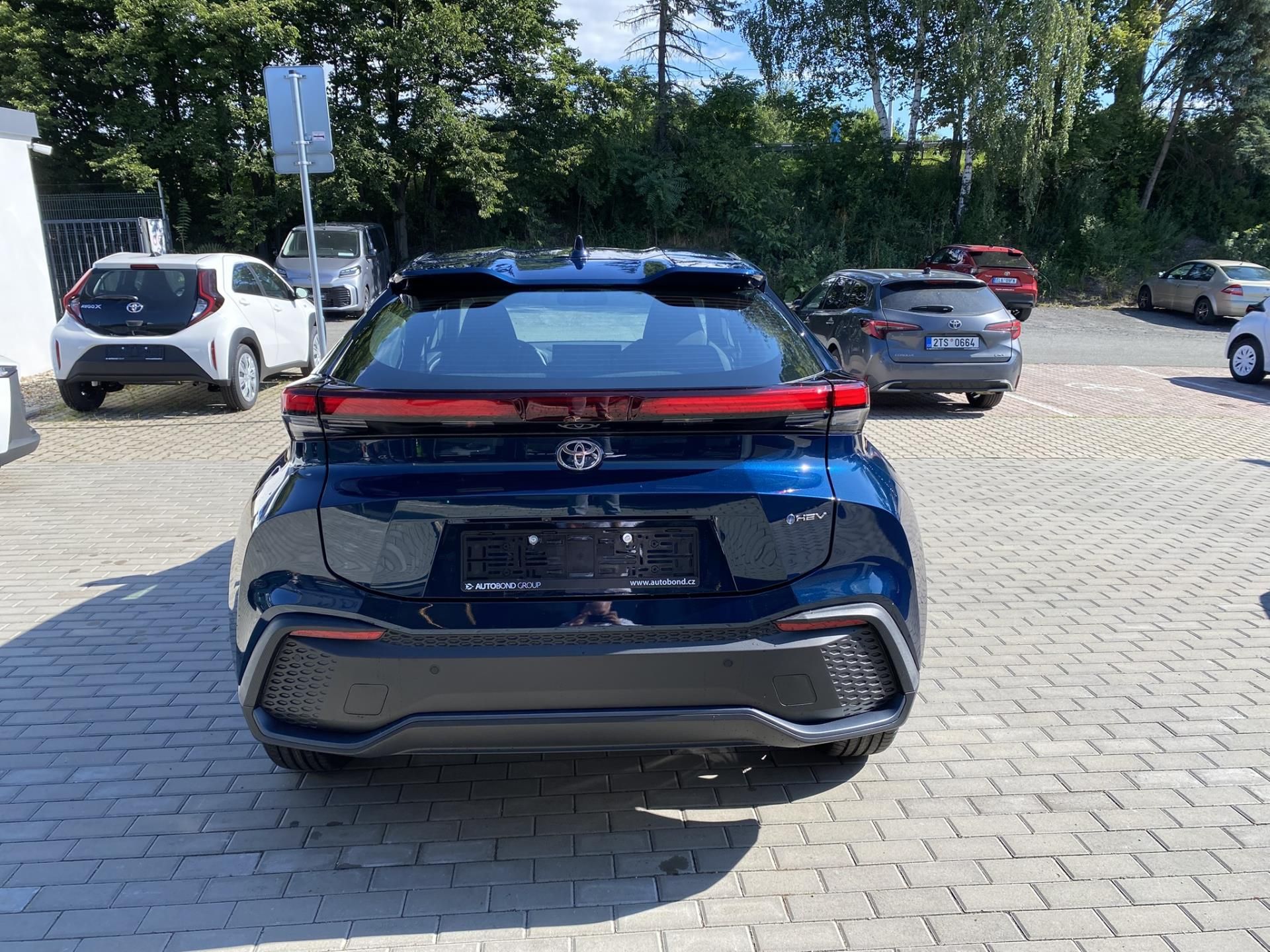 Toyota C-HR, 1.8 HEV Comfort Business - fotka 5