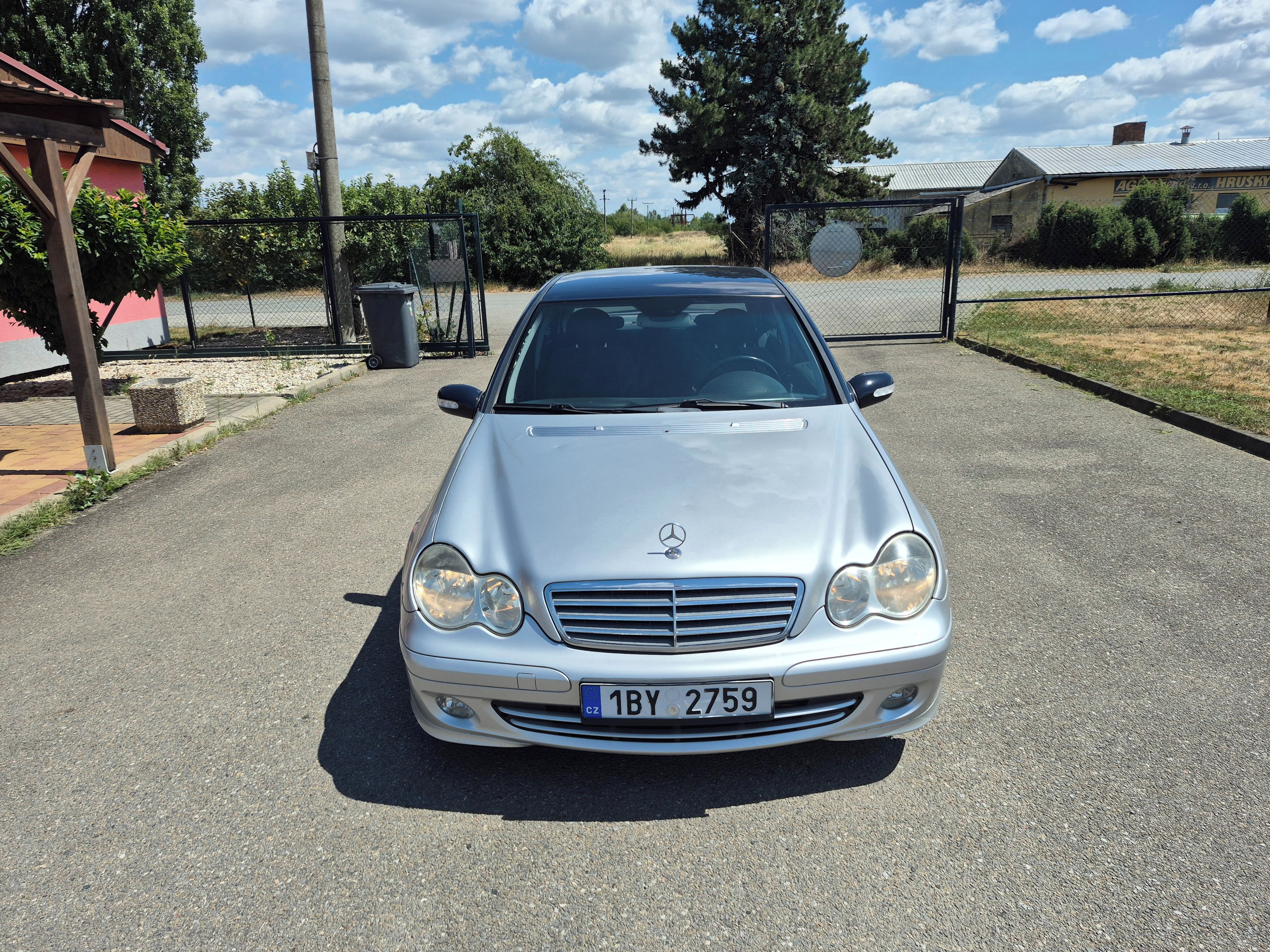 Mercedes-Benz Třídy C, 220CDI, 105kW, 2.maj,automat - fotka 2