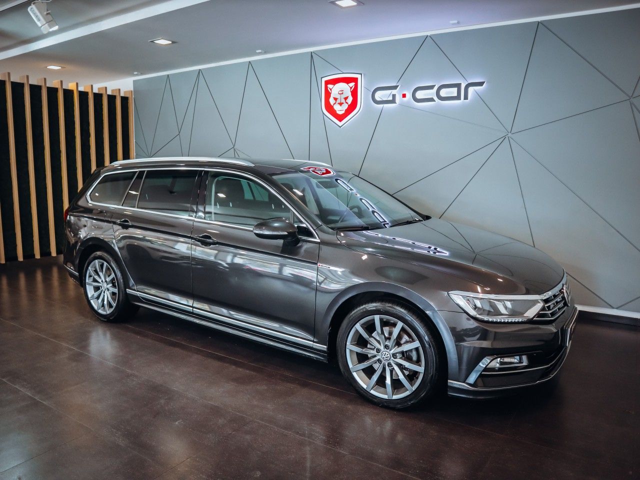 Volkswagen Passat, 2.0TDI DSG R-Line 140kW 4M - fotka 3