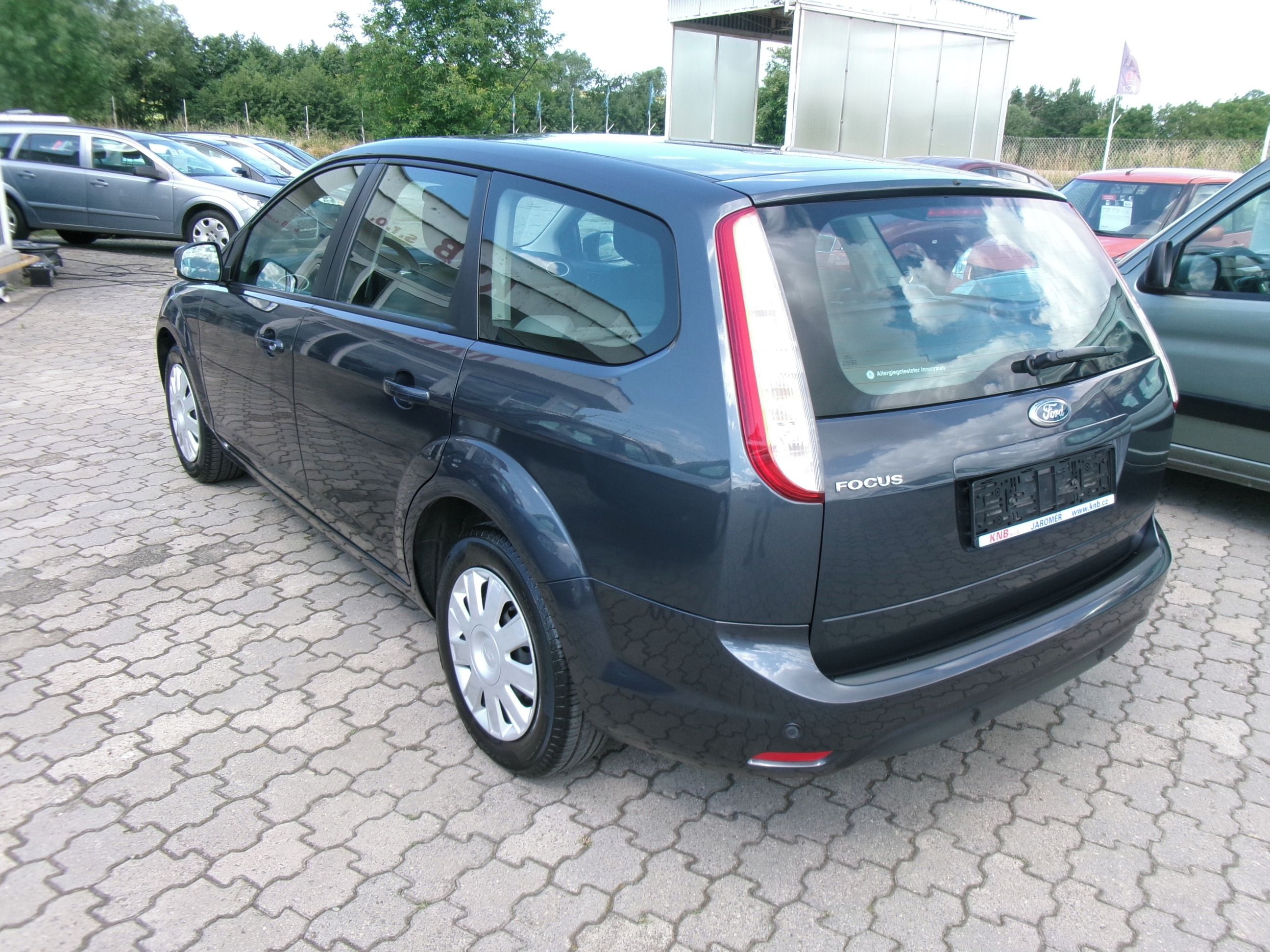 Ford Focus, 1.8I 1.MAJ.SERVISKA,2X KOLA - fotka 5
