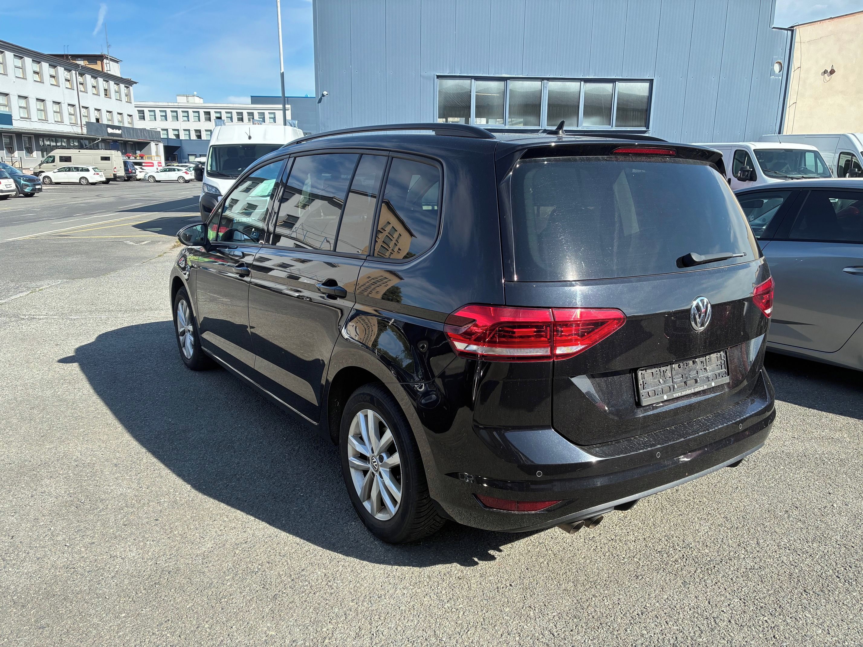 Volkswagen Touran, 2,0 TDi  DSG 110kW  Highline - fotka 4