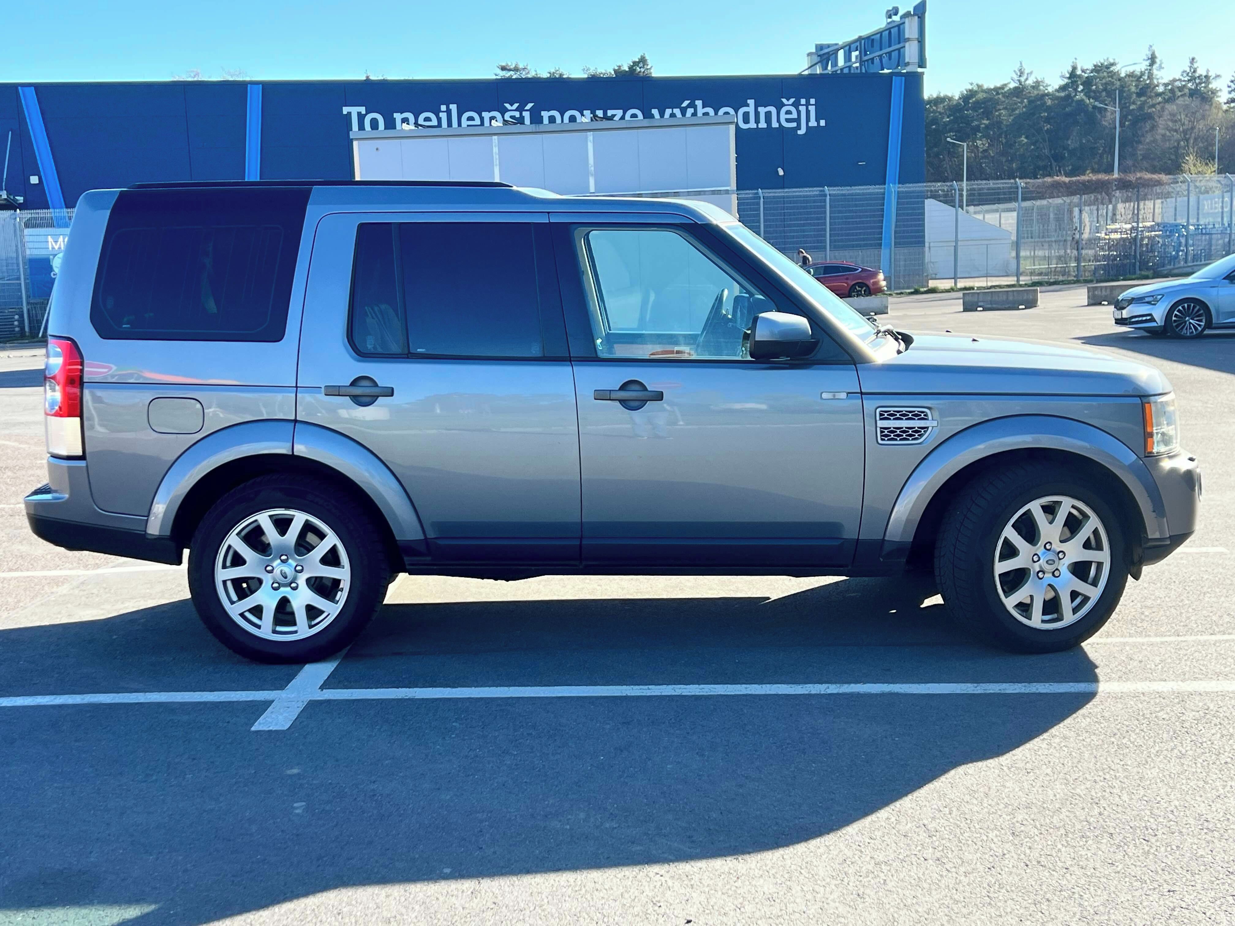 Land Rover Discovery, 4 3,0 SDV6 HSE ATServisované