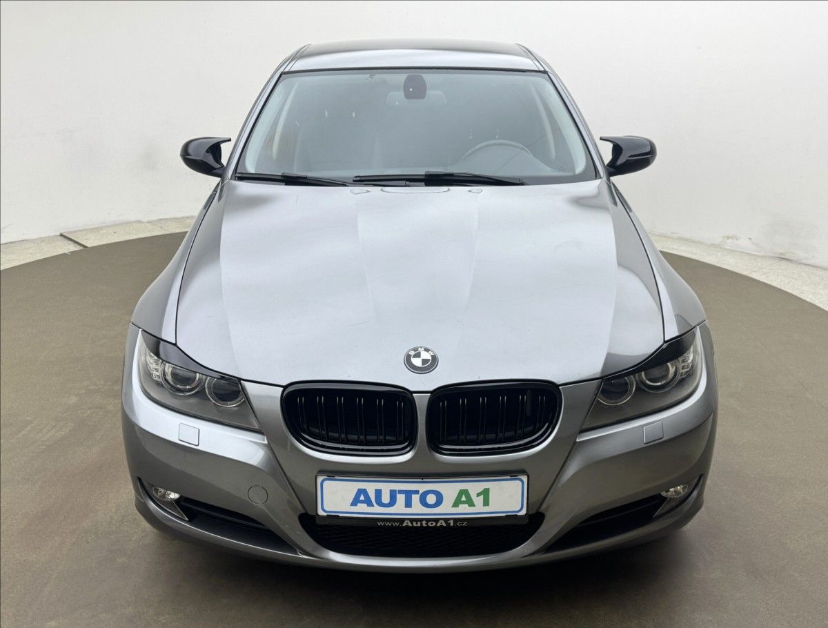 BMW Řada 3, 2,0 i POLOKŮŽE AC VELKÝ SERVIS - fotka 2