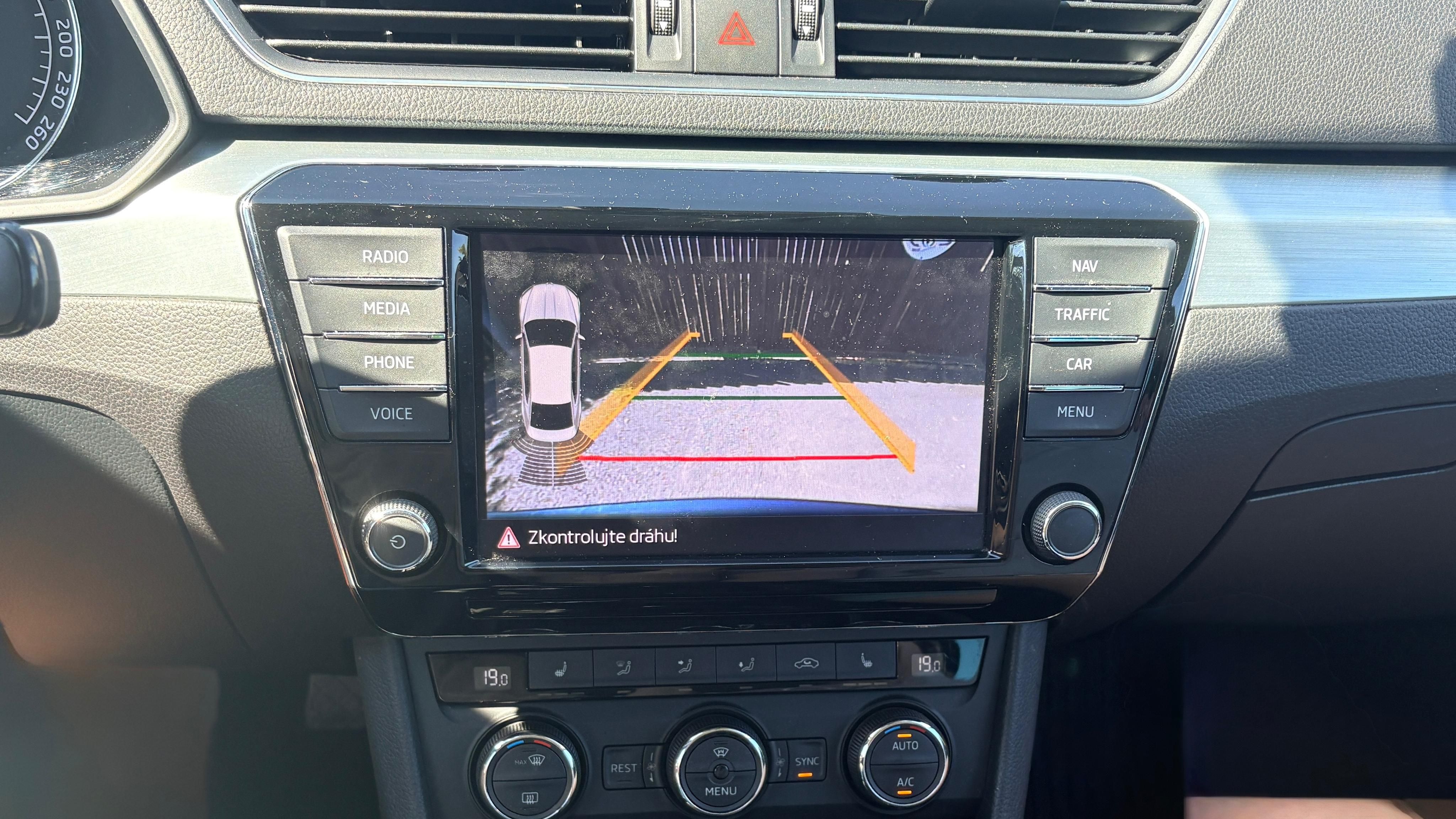 Škoda Superb, 1.6 TDI, VÝHŘ.ČEL.SK., SERVIS - fotka 6