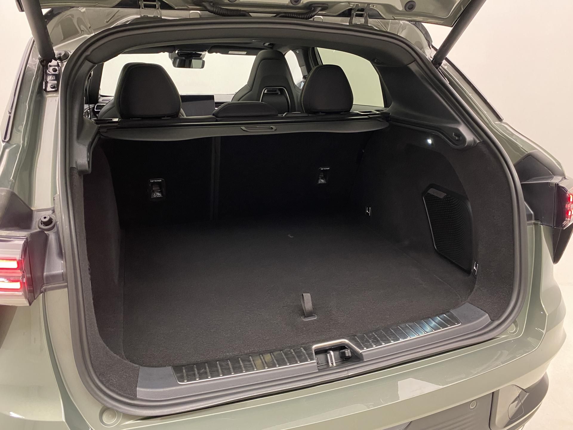 Lynk & Co 01, MORE PHEV AUT CZ - fotka 5