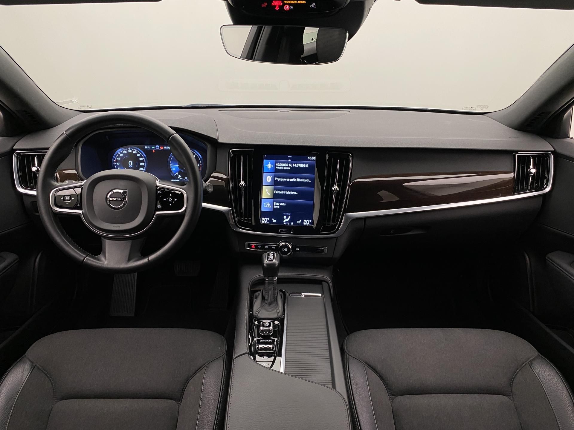 Volvo V90, D4 MOMENTUM AUT - fotka 2