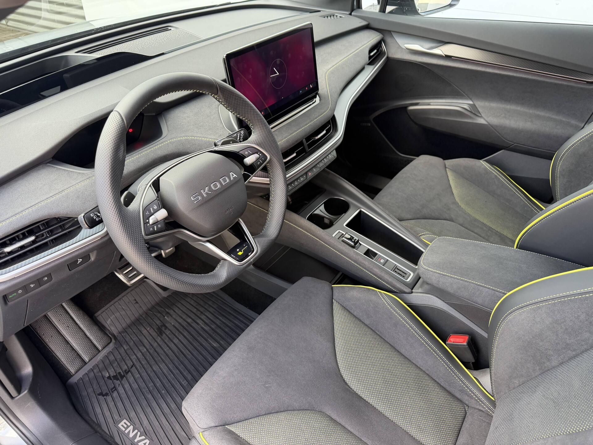 Škoda Enyaq, RS 4x4 84 kWh - fotka 5