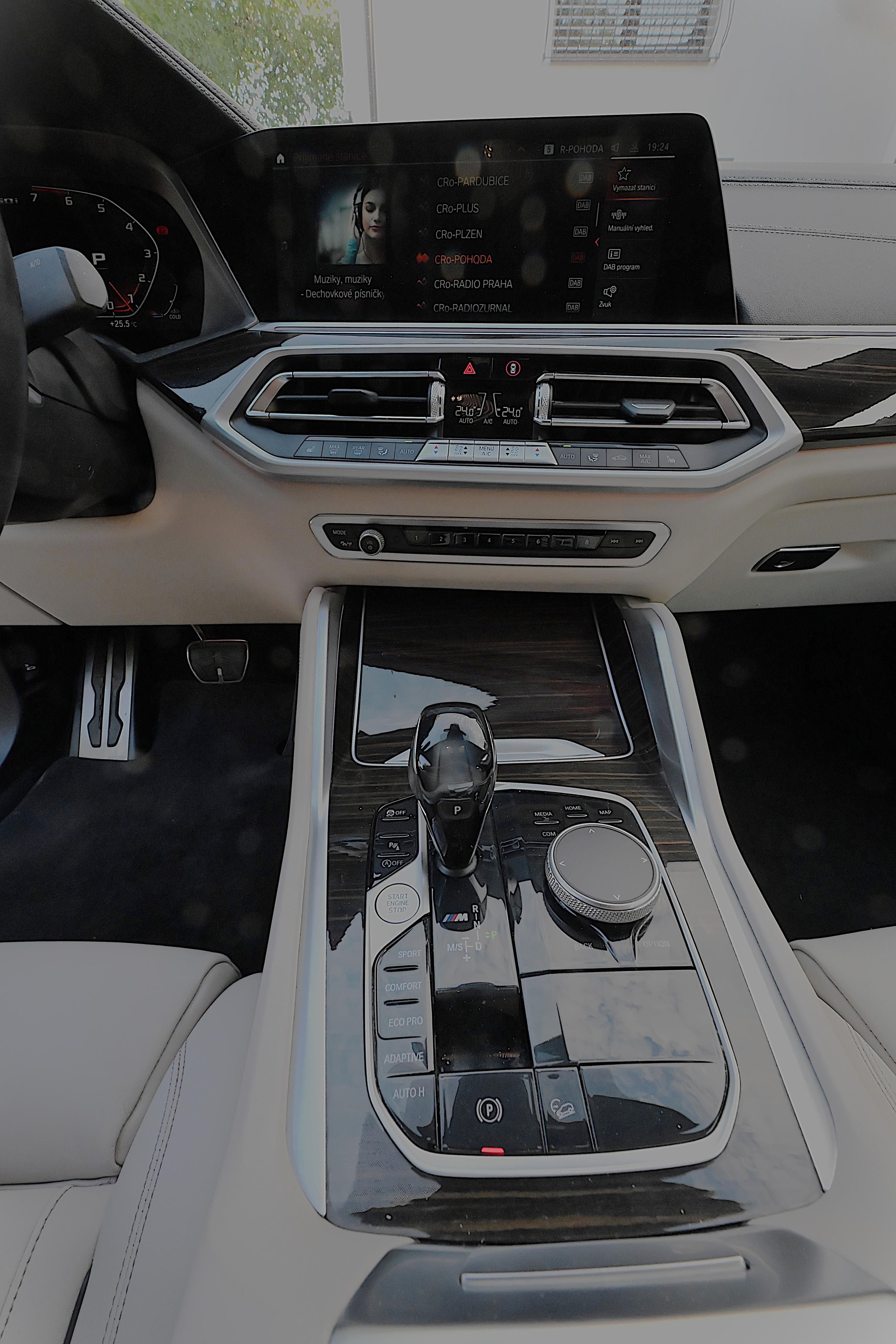 BMW X6, X6M50i - fotka 5