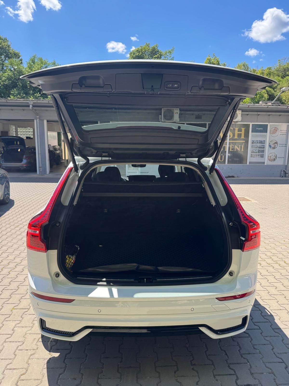 Volvo XC60, Volvo XC60 B4 AWD, 2023 - fotka 5