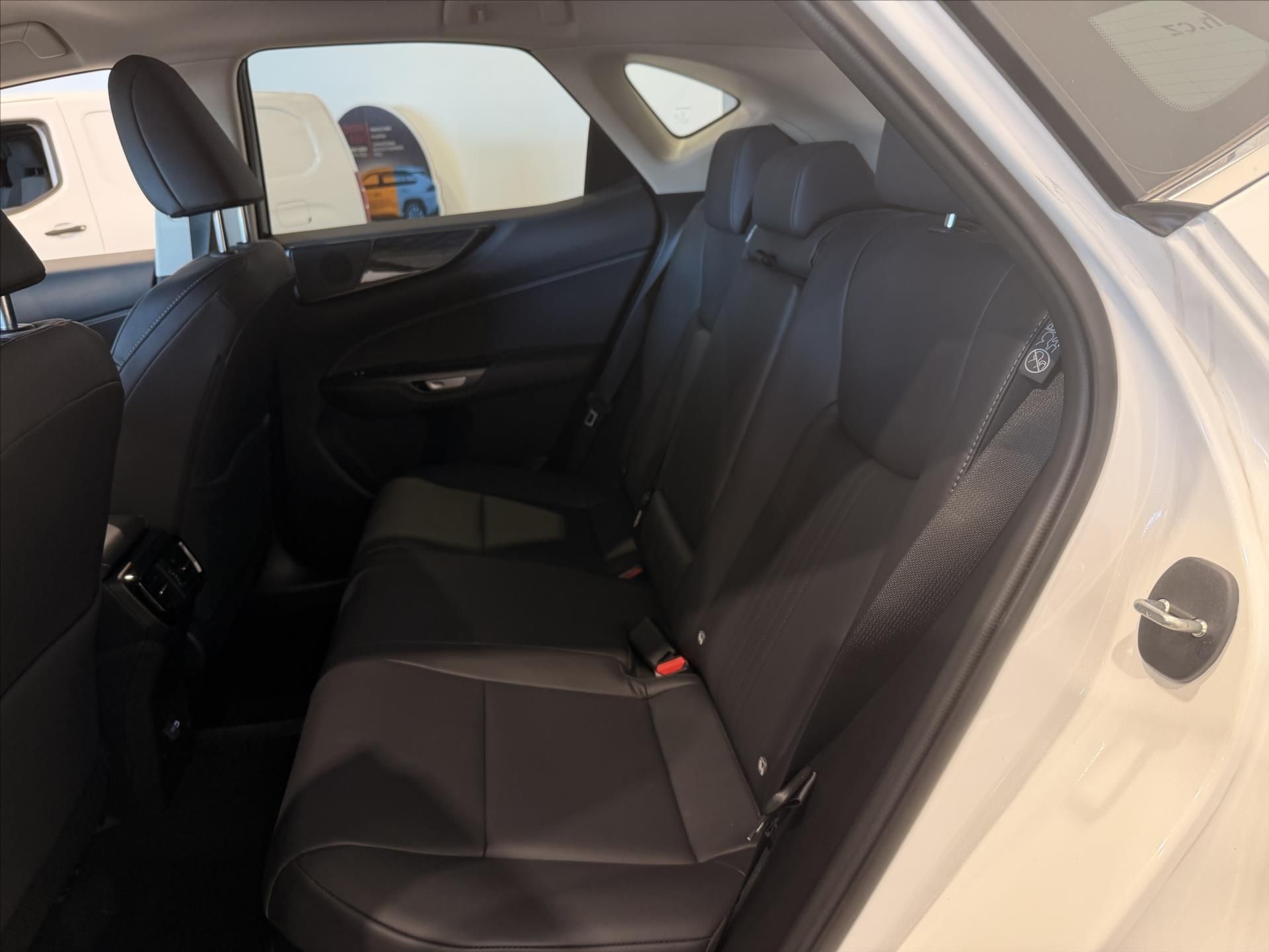 Lexus NX 350h, 2,5 Executive Top  NX - fotka 6