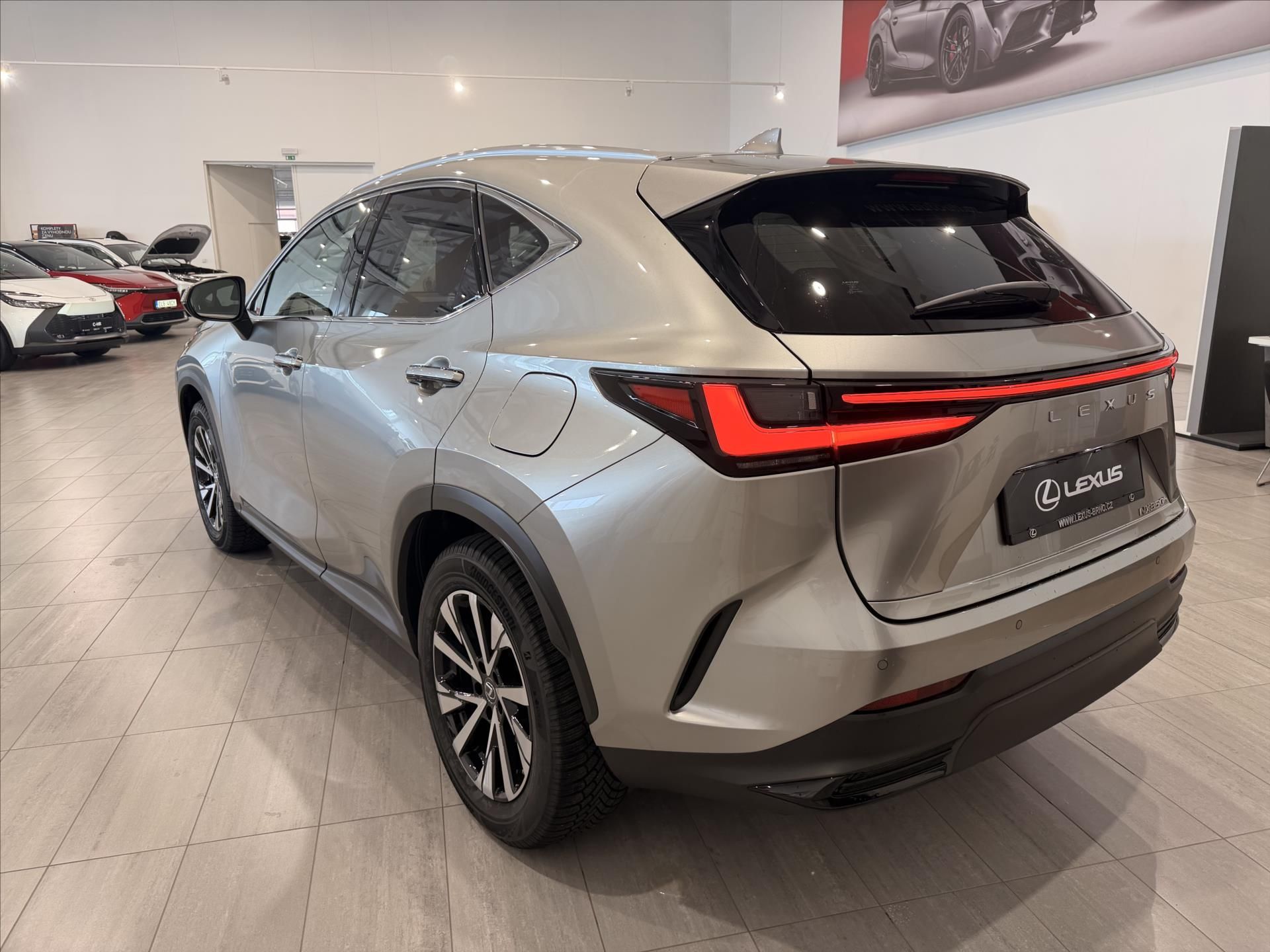 Lexus NX 350h, 2,5 Executive  NX - fotka 3