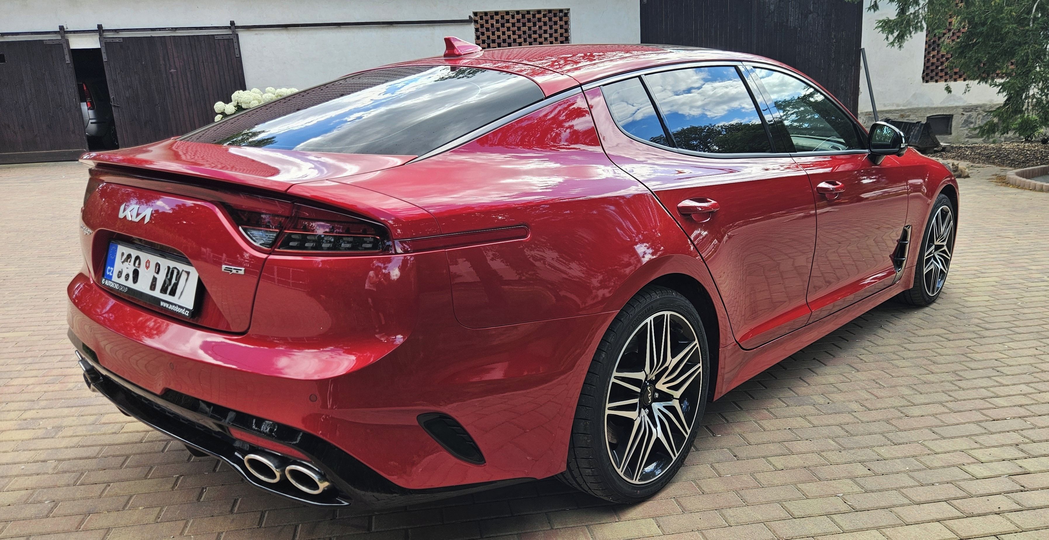 Kia Stinger, Kia Stinger GT 3.3 T-GDi 8AT - fotka 4