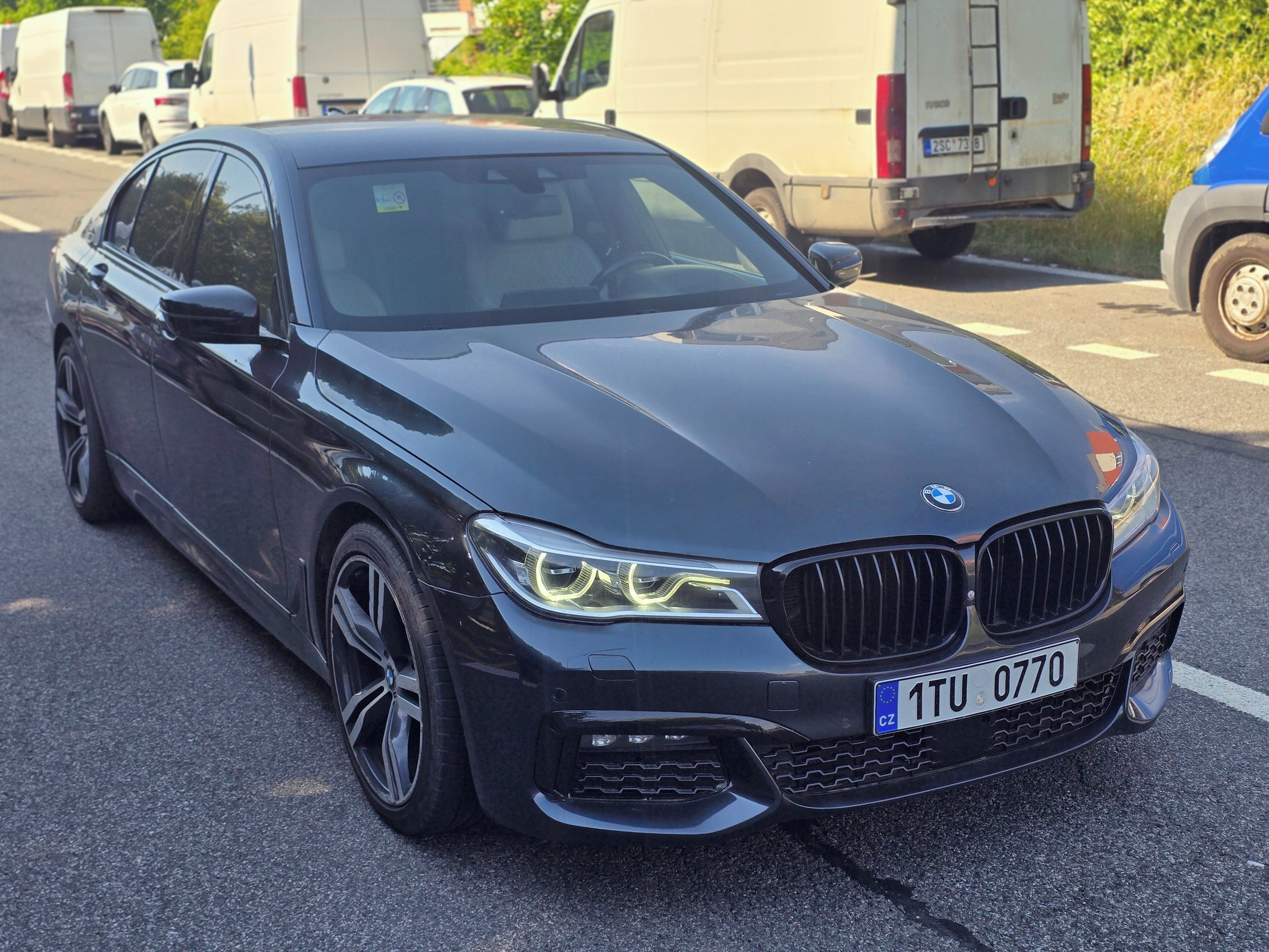 BMW Řada 7 - fotka 3