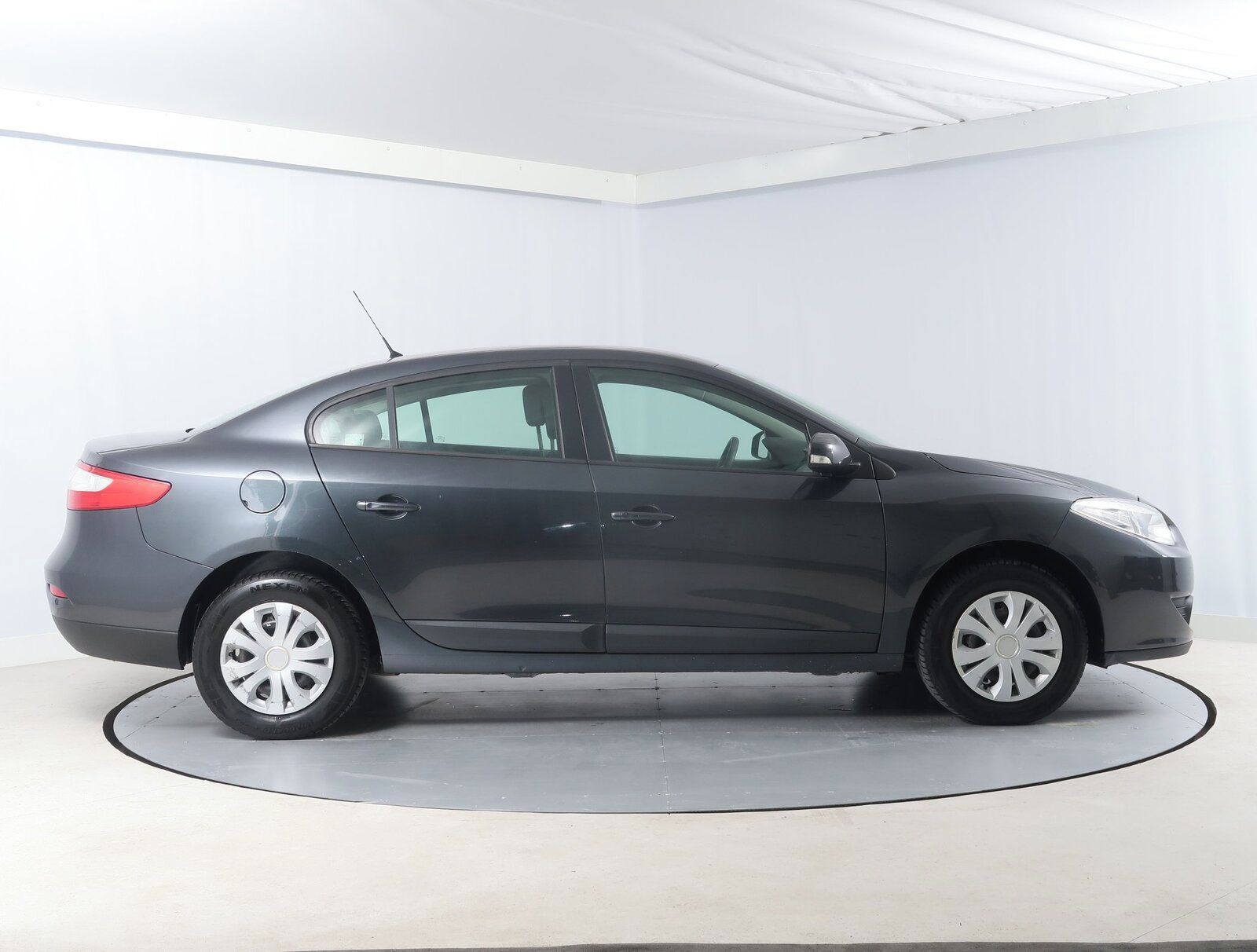 Renault Fluence, 1.6 16V, Klima, Tempomat - fotka 6
