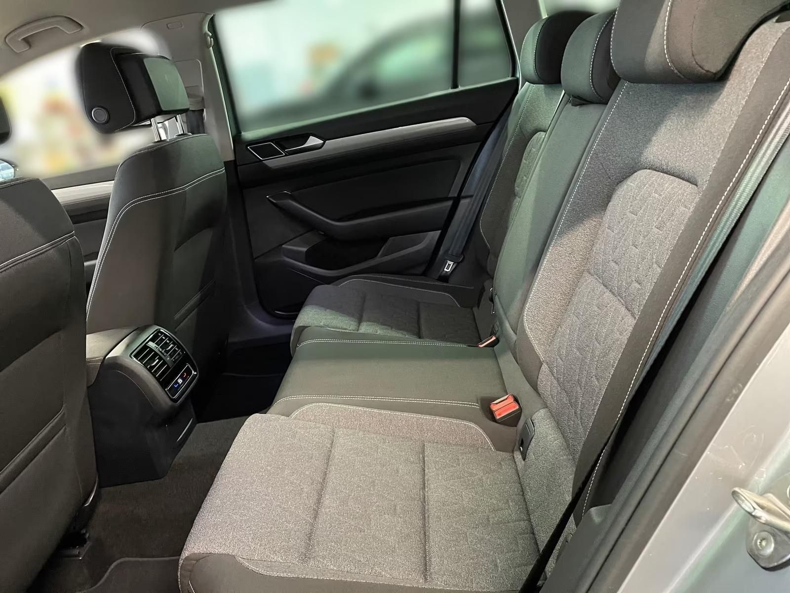 Volkswagen Passat, 2.0TDI DSG 110kW Business TZ - fotka 5