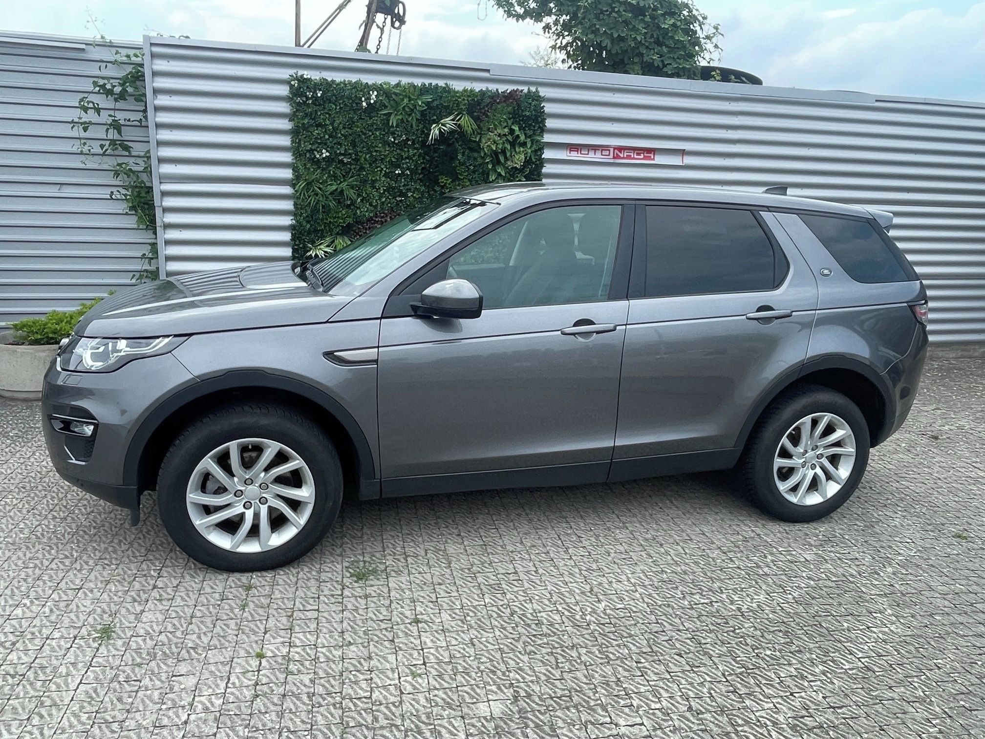 Land Rover Discovery, Sport  D150 SE - fotka 4
