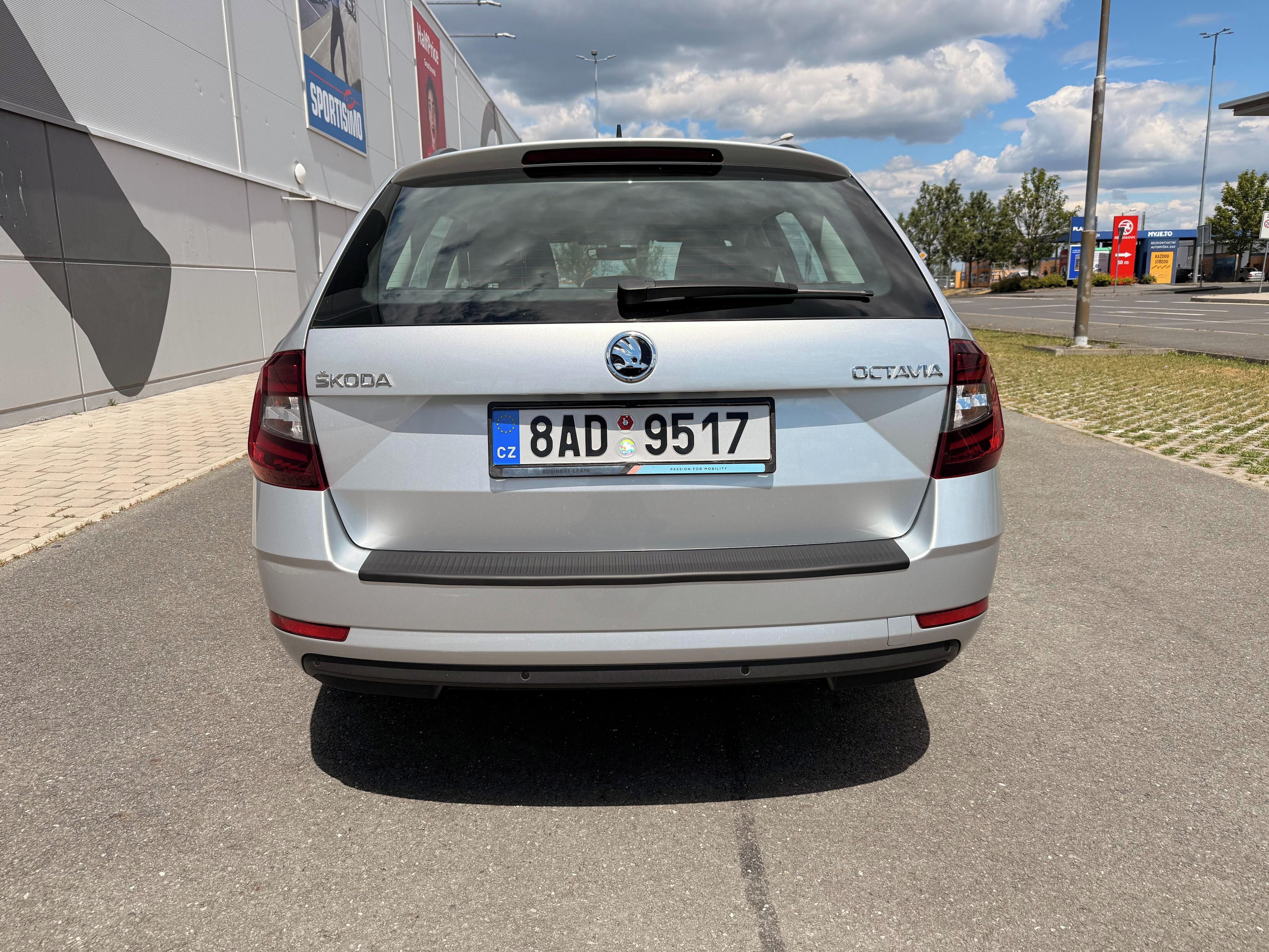 Škoda Octavia, Škoda Octavia Combi 1.5 TSI - fotka 6