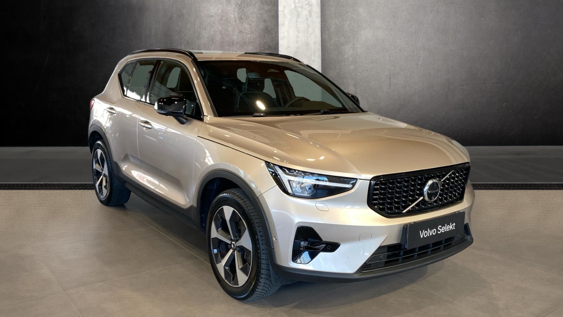 Volvo XC40, ULTIMATE DARK, B4 FWD, 145+10