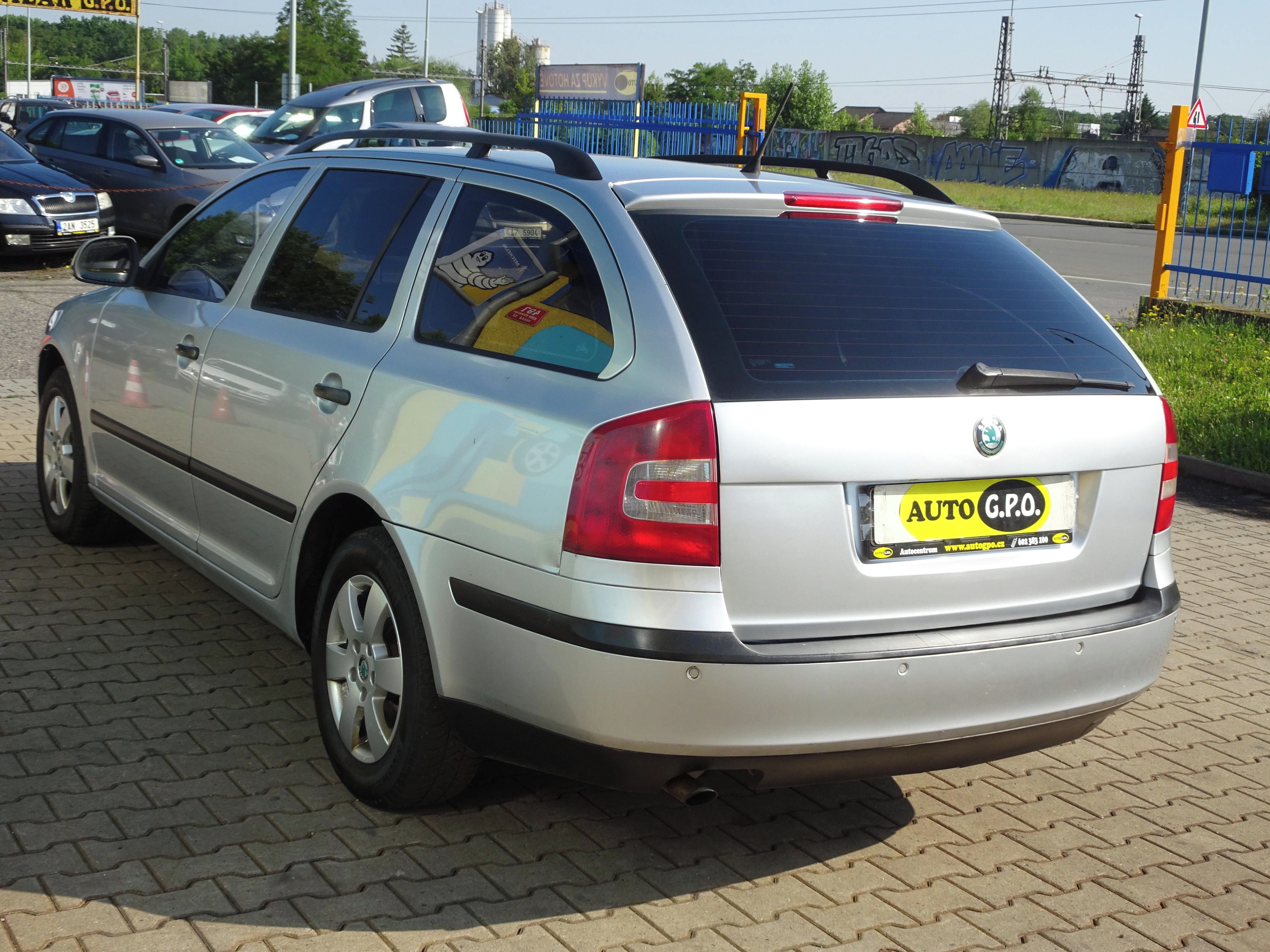 Škoda Octavia, 1.6i Combi - fotka 4