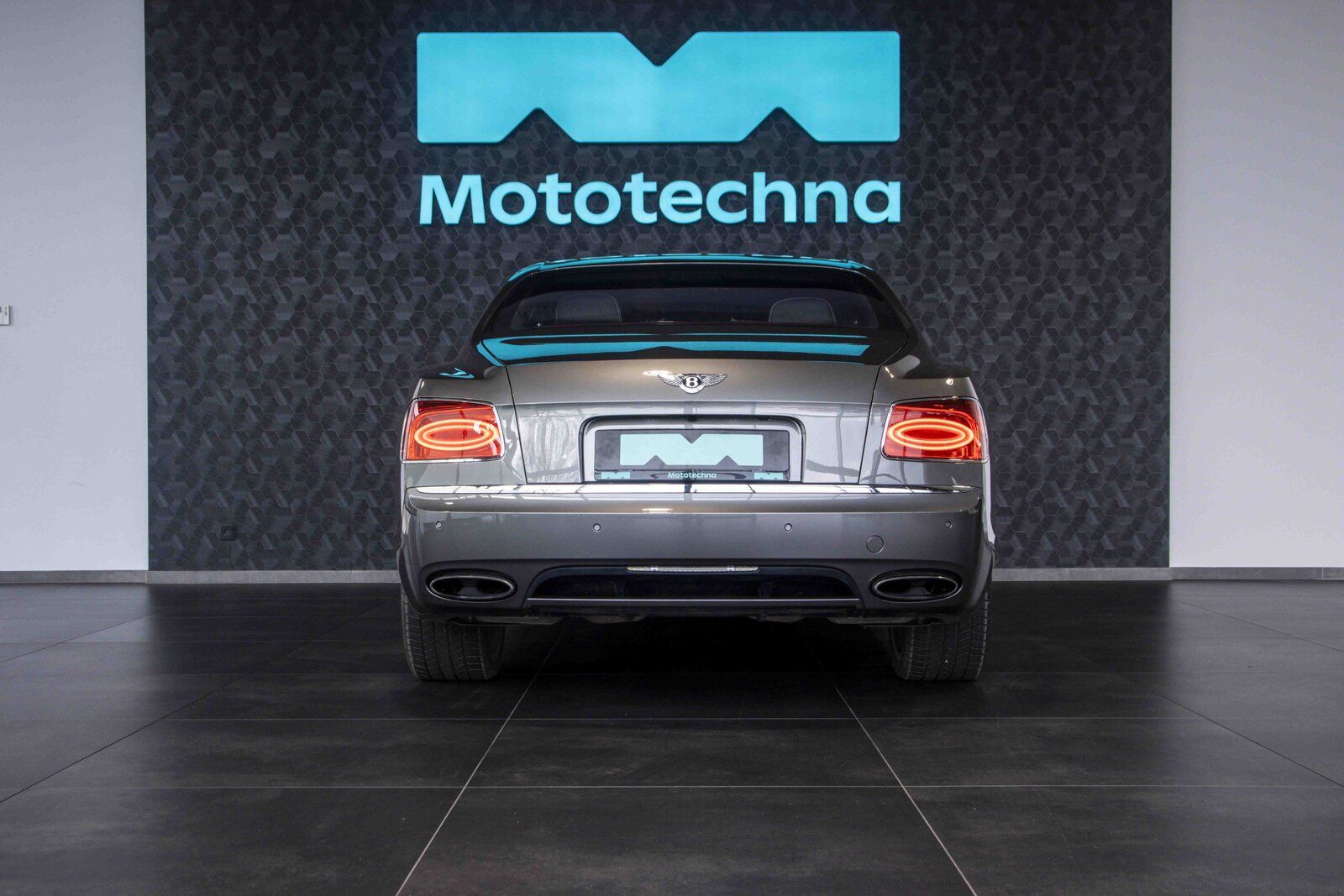 Bentley Continental Flying Spur, W12, Vzduch, Pano, Paměť - fotka 4