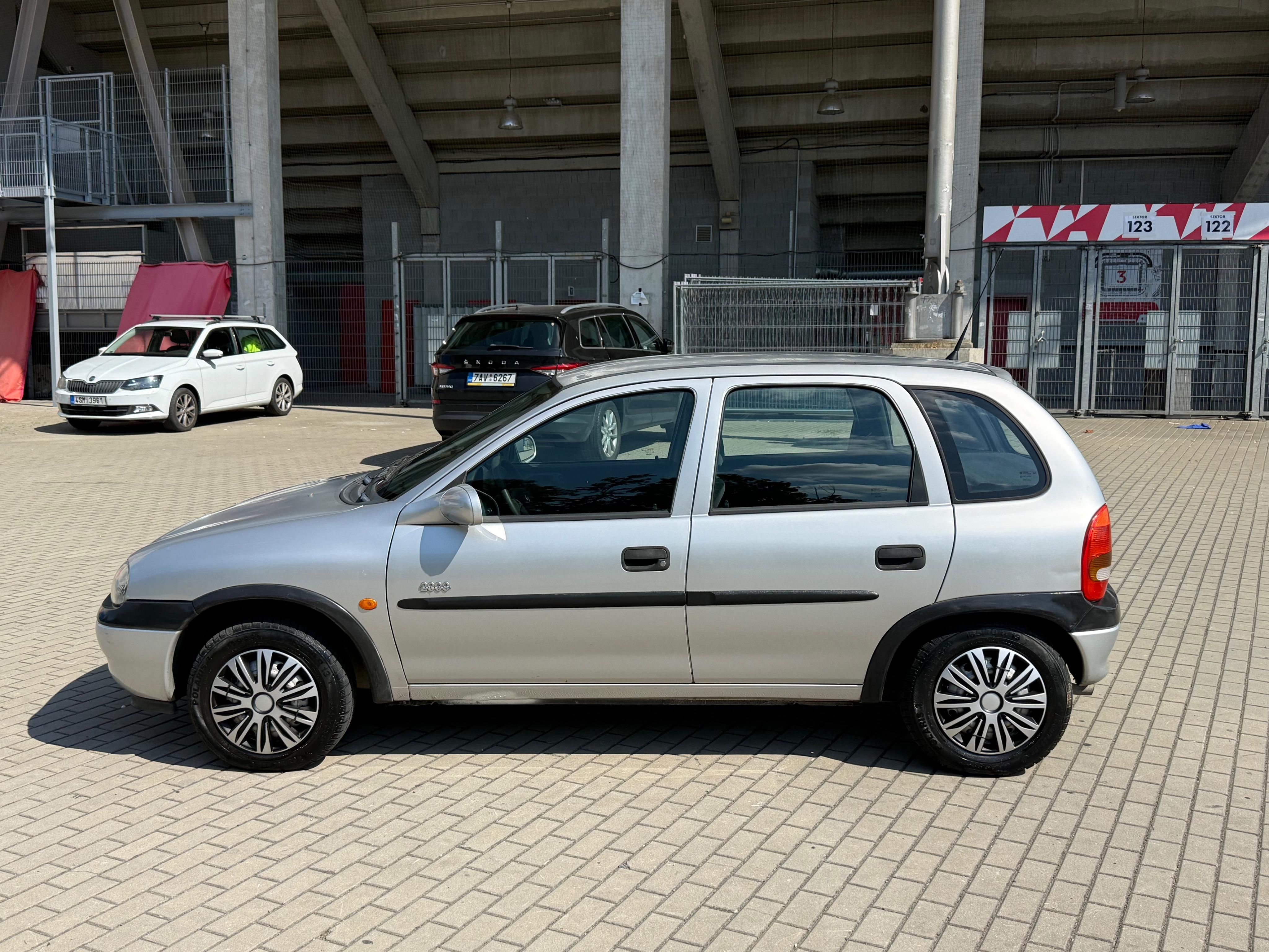Opel Corsa, 1.0i, 40kw 155t. KM! - fotka 2