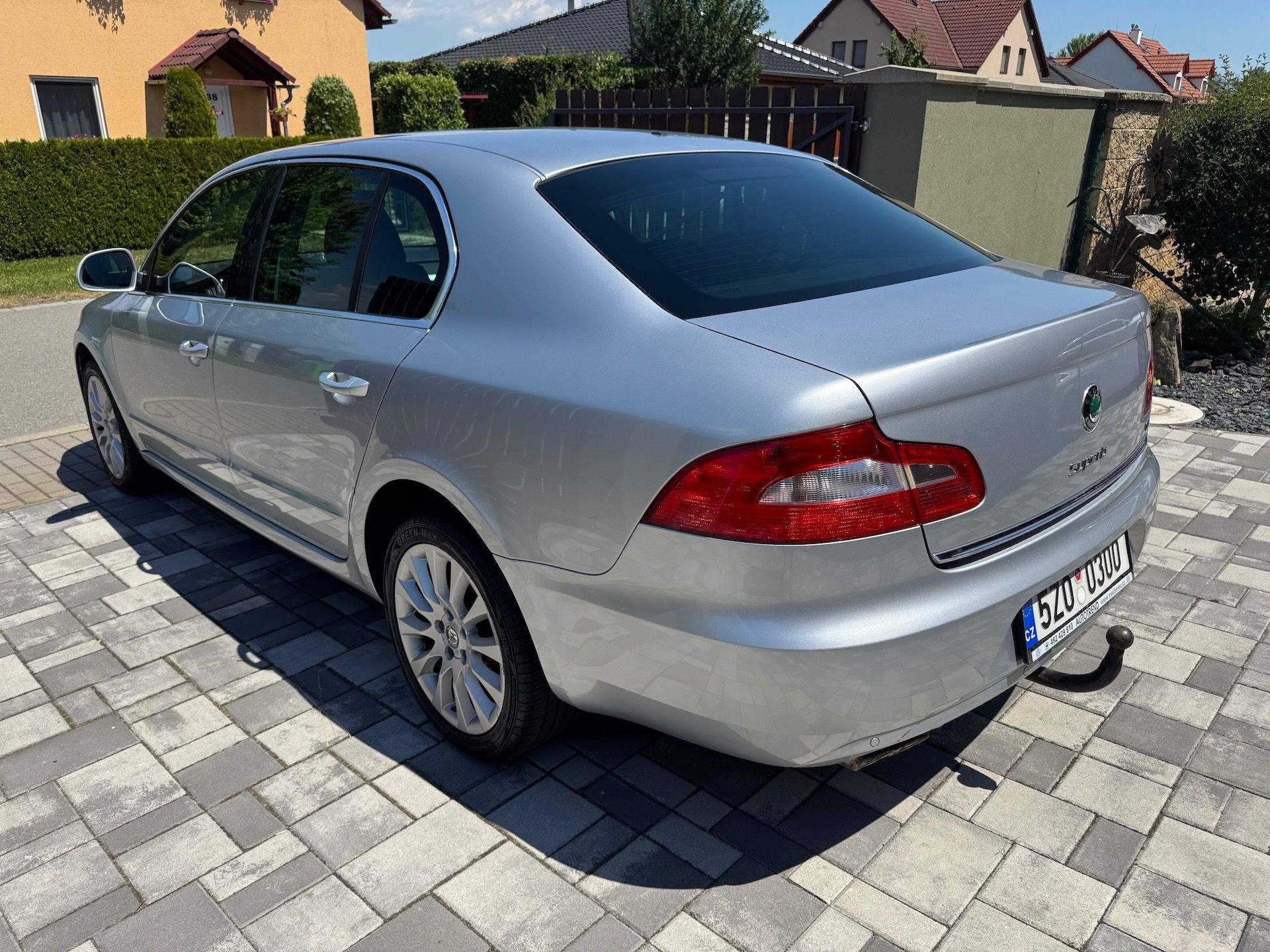 Škoda Superb, 2.0 TDi 110kW DSG STYLE - fotka 4
