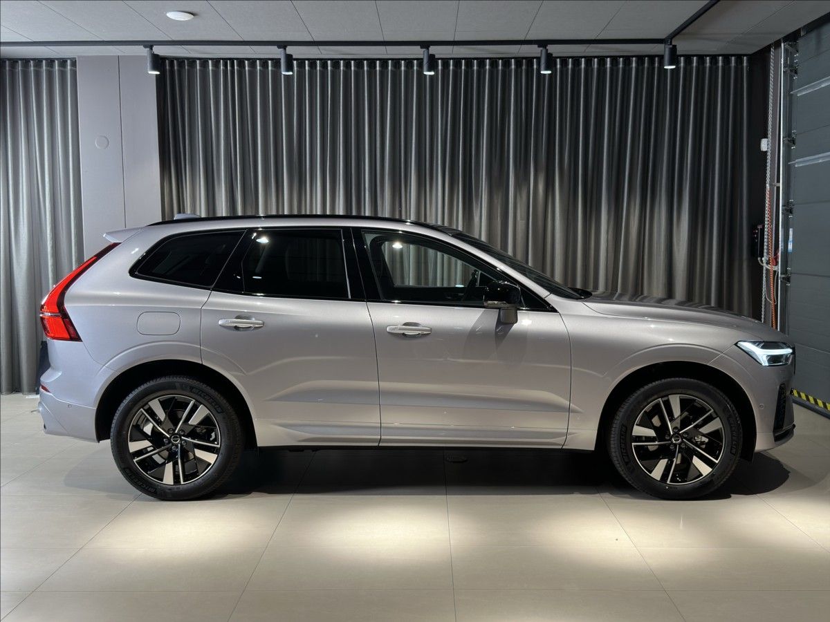 Volvo XC60, 2,0 B5  Plus Dark - fotka 3
