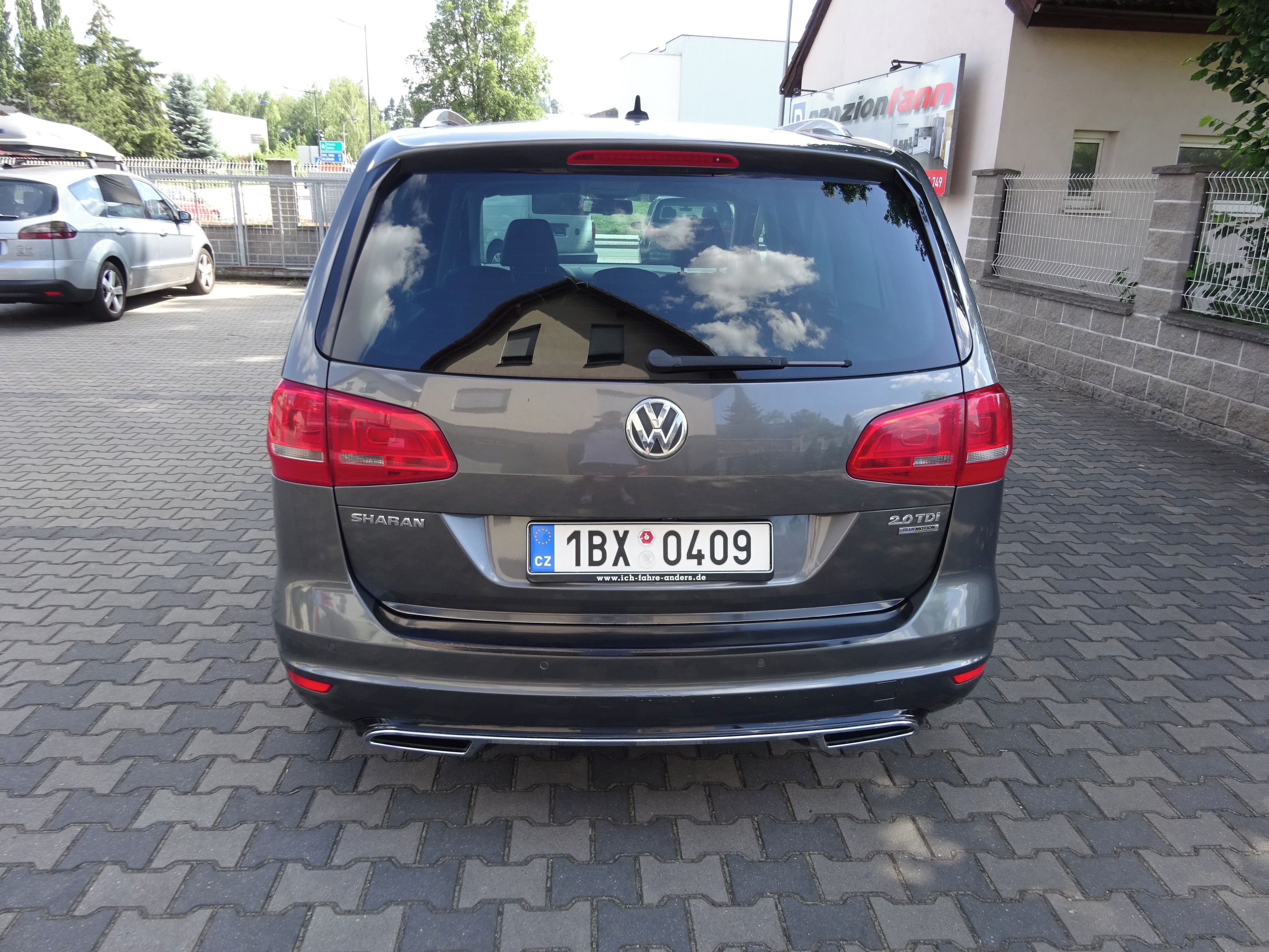 Volkswagen Sharan, 2.0TDi 103kW. DSG. - fotka 6