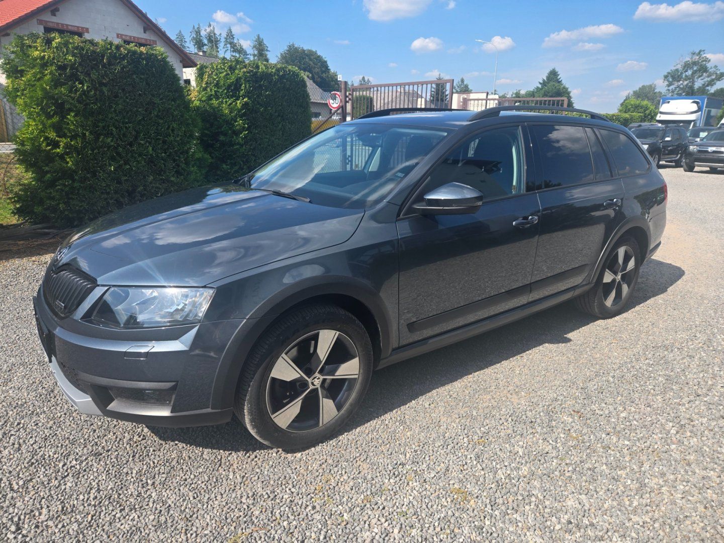 Škoda Octavia, 2.0 TDI SCOUT DSG TOP 4x4 - fotka 6